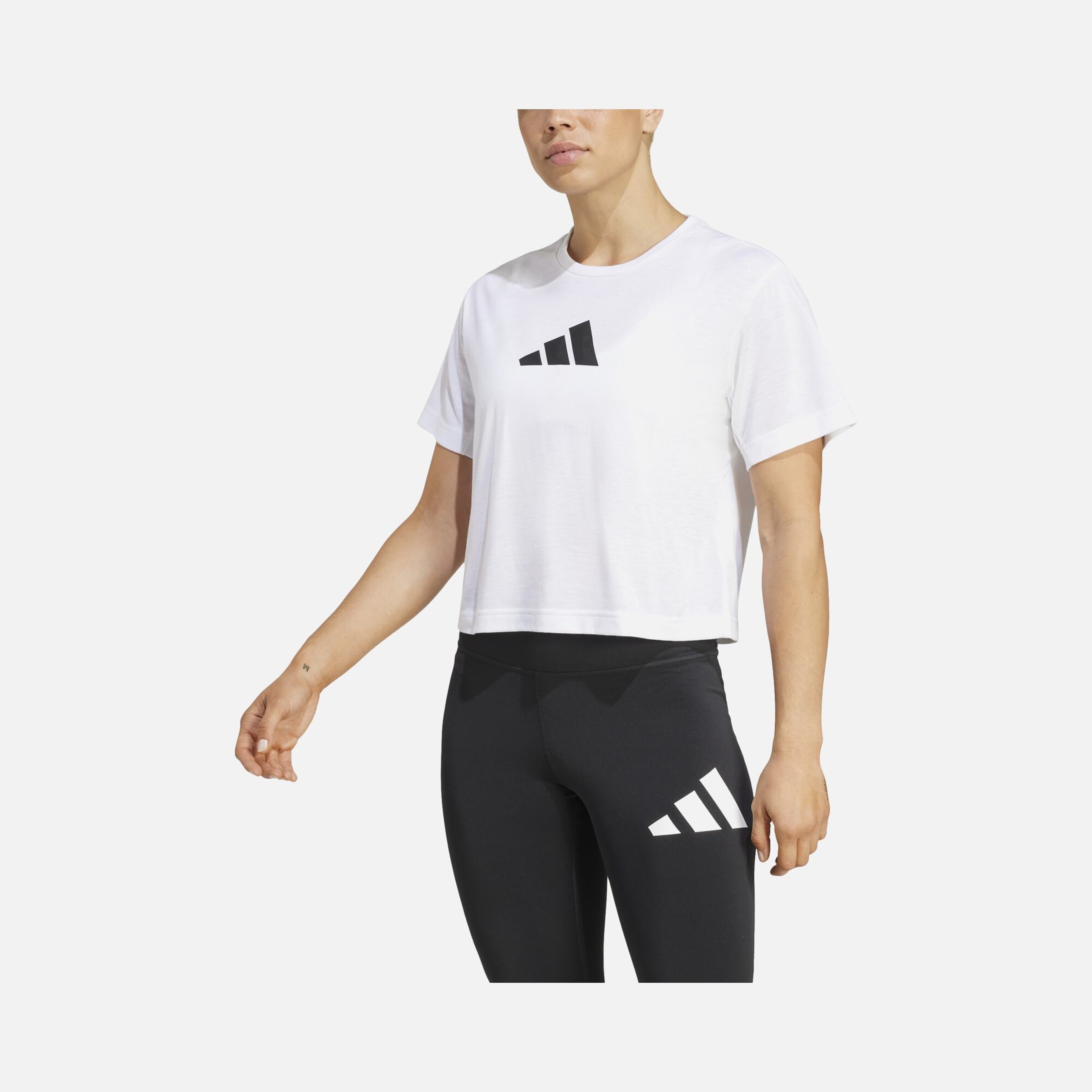 adidas We Bl Tee Kadın Tişört