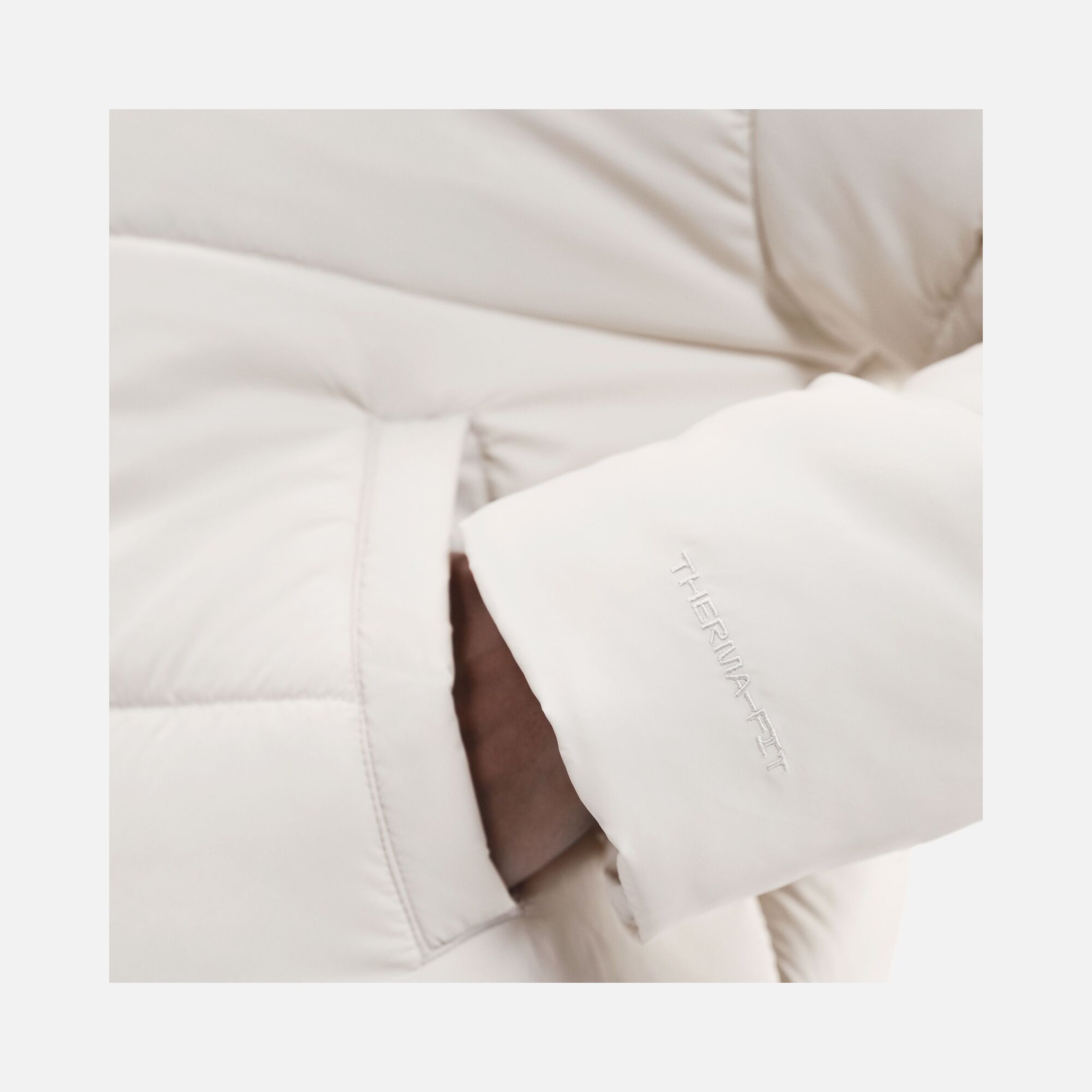 Nike Sportswear Therma-Fit Loose Cut at Hip-Length Full-Zip Hoodie Kadın Mont