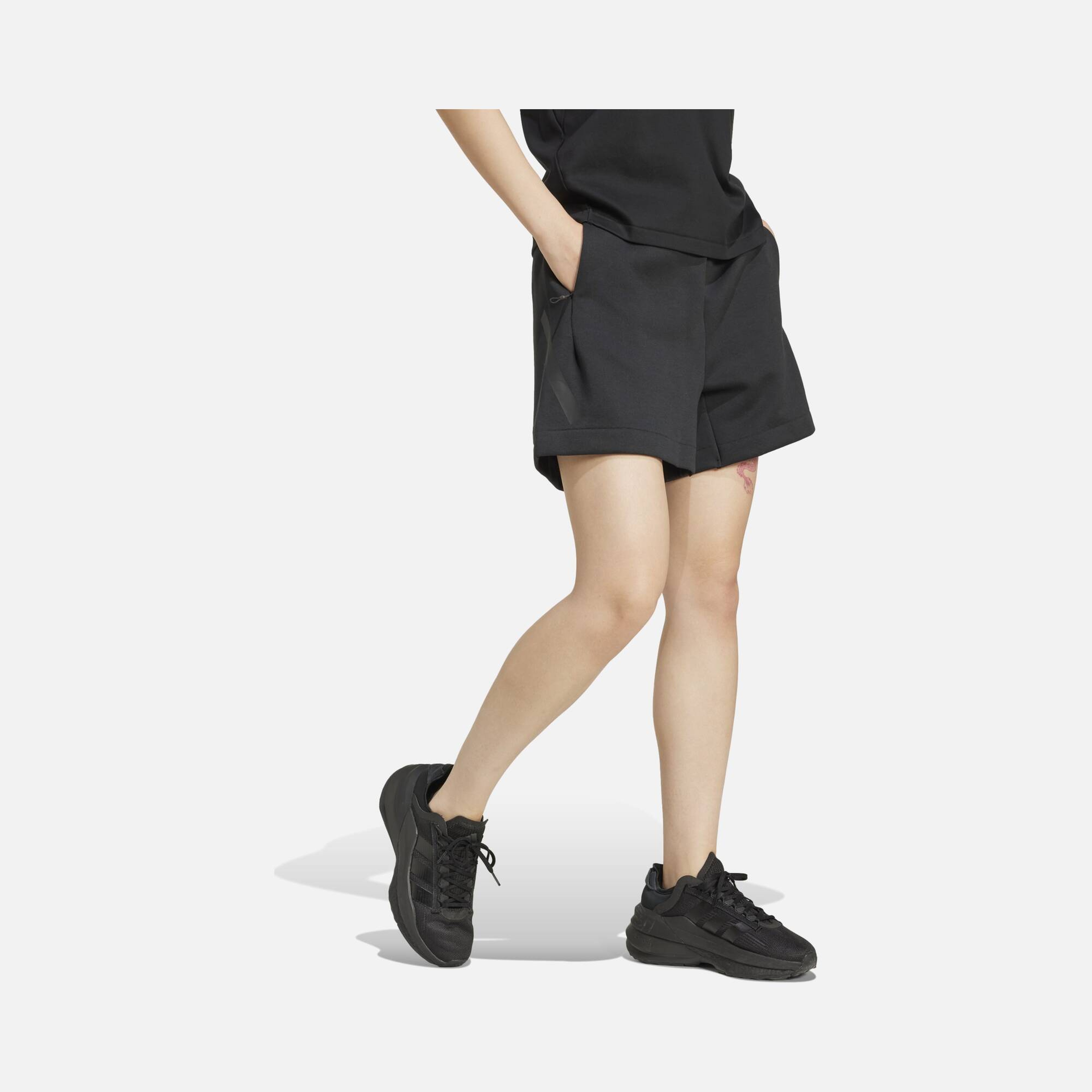 adidas Z.N.E. Sportswear Kadın Şort