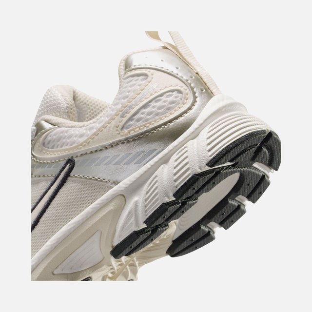 Nike Bej Nike V5 RNR