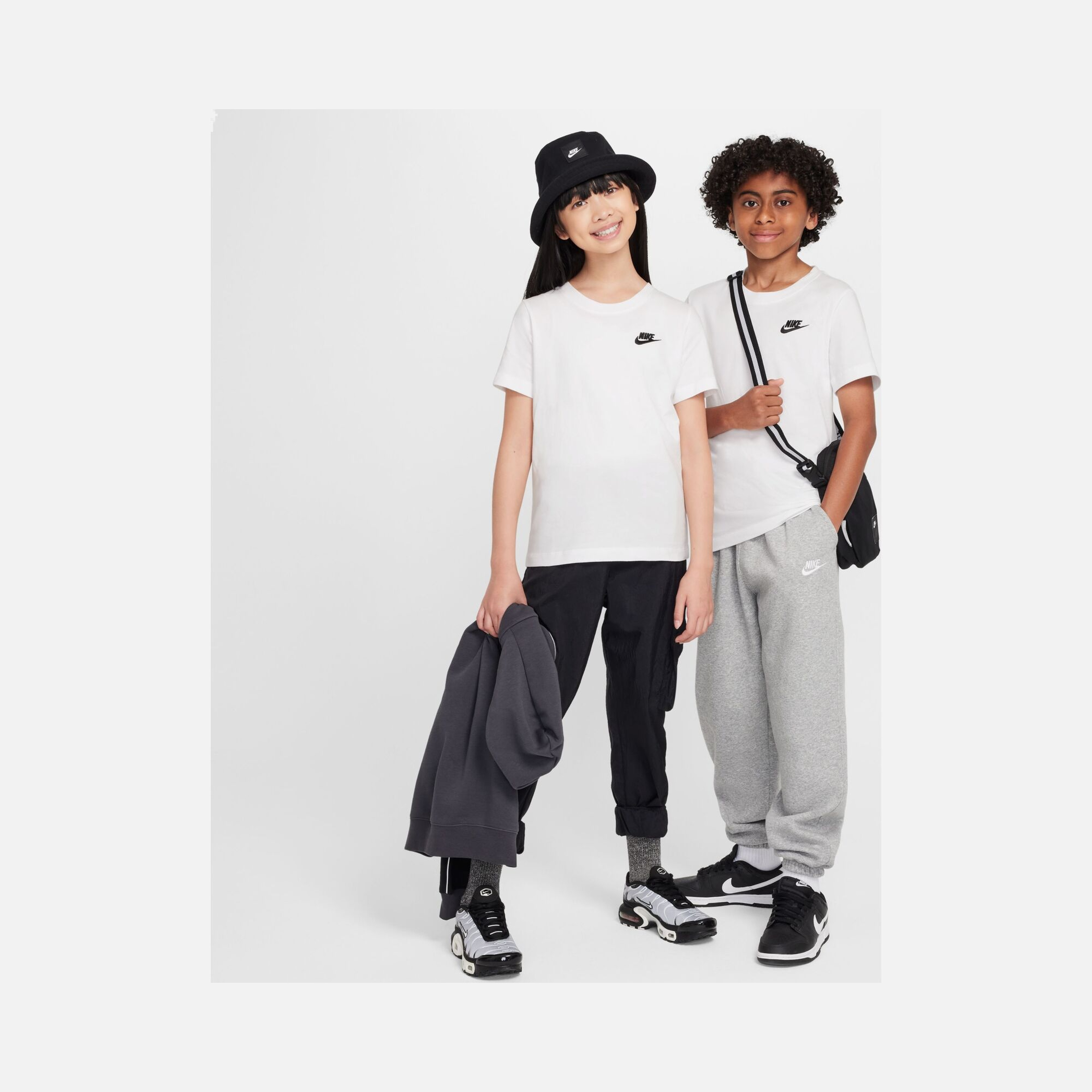 Nike Sportswear Embroidered Futura LBR Short-Sleeve Çocuk Tişört