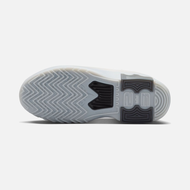 Nike Beyaz Nike Lebron Witness Basketbol Ayakkabısı