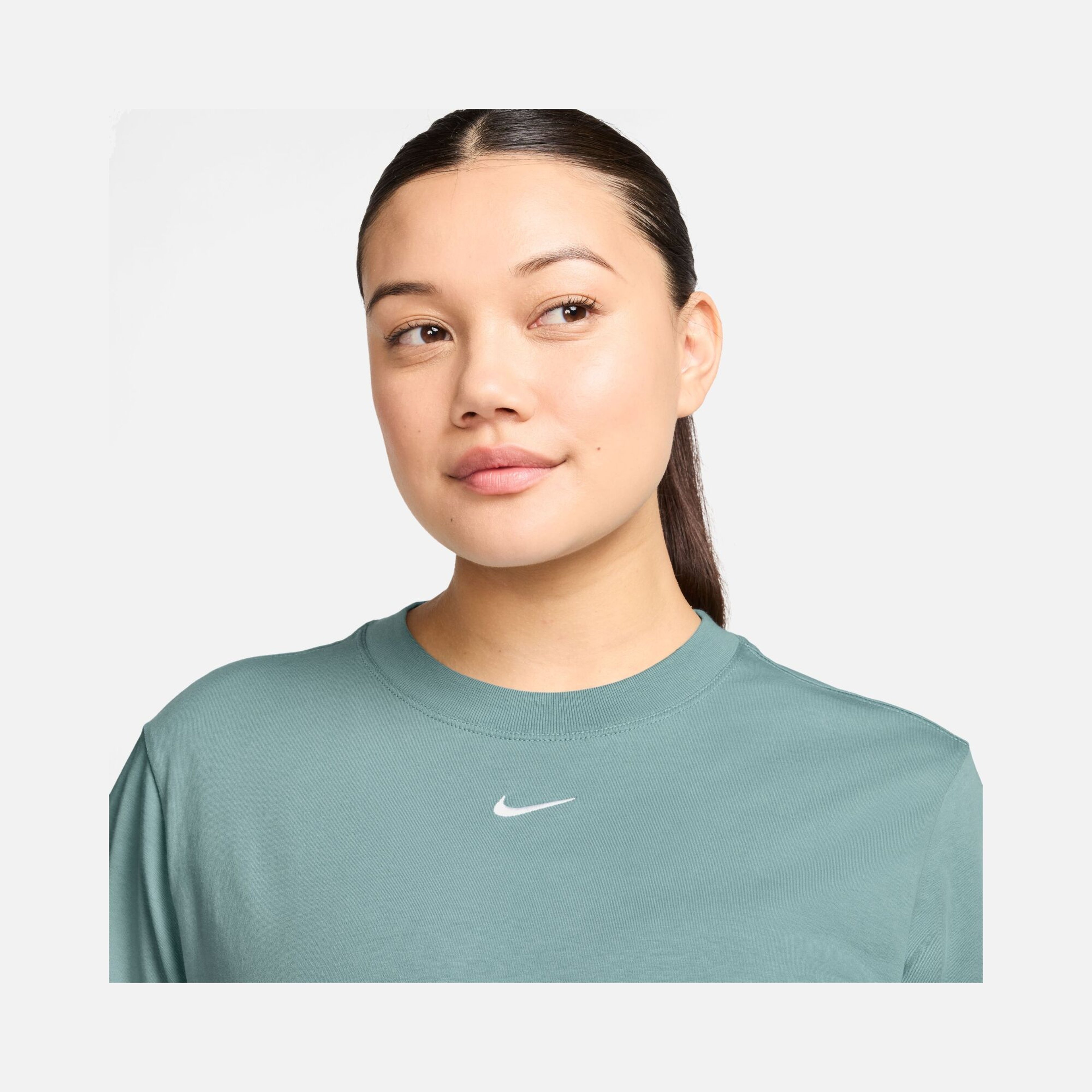 Nike Sportswear Essential Loose Fit Short-Sleeve Kadın Tişört