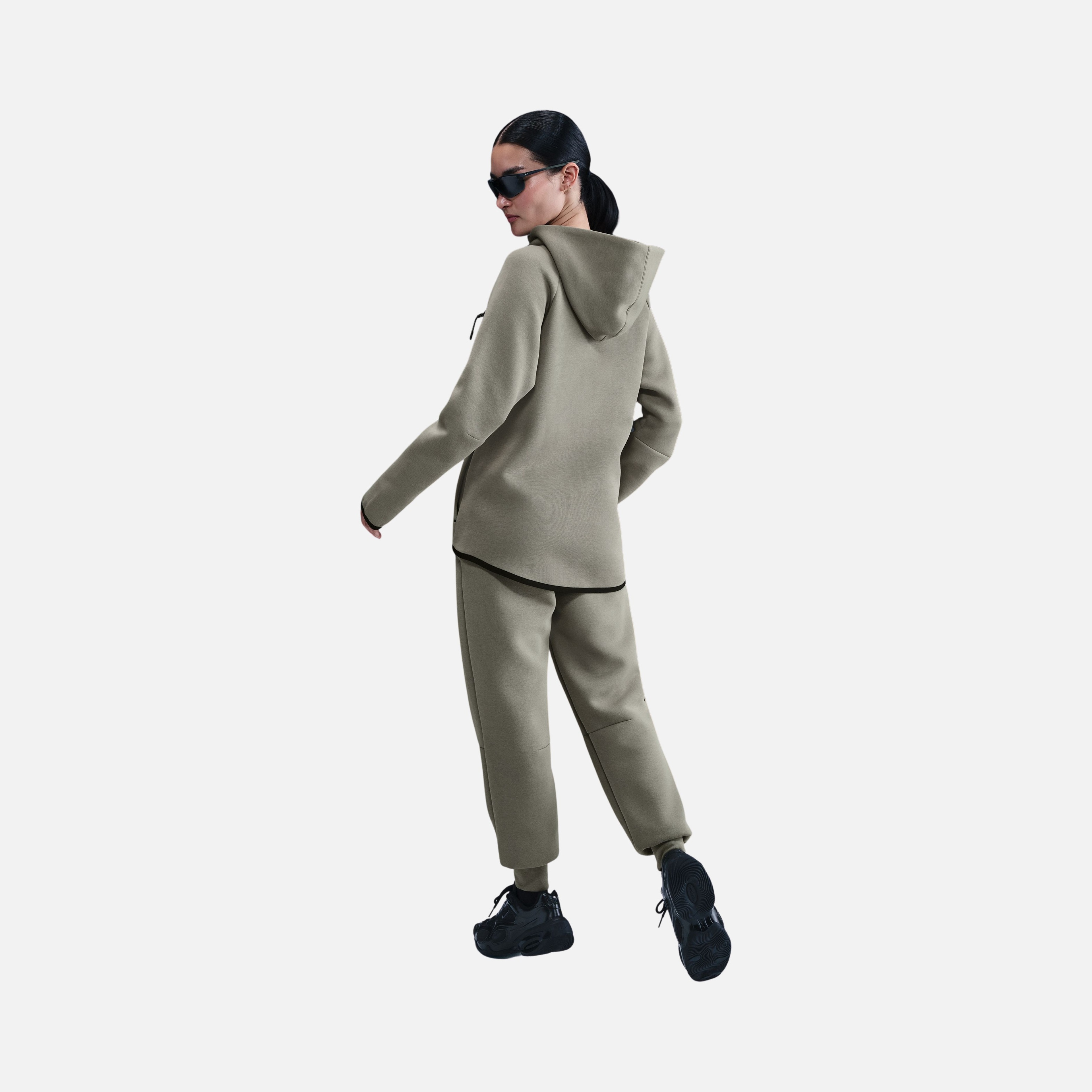 Nike Sportswear Tech Fleece Mid-Rise SS25 Kadın Eşofman Altı