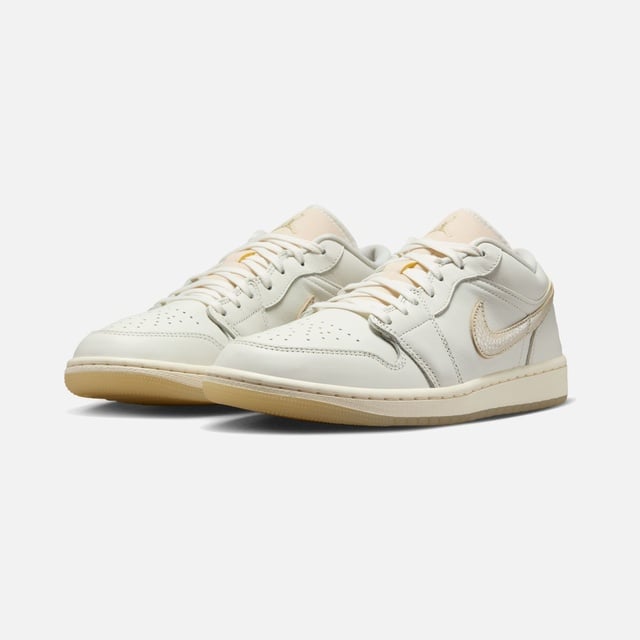 Nike Wmns Air Jordan 1 Low Se HO25 Kadın Spor Ayakkabı - Görsel 4