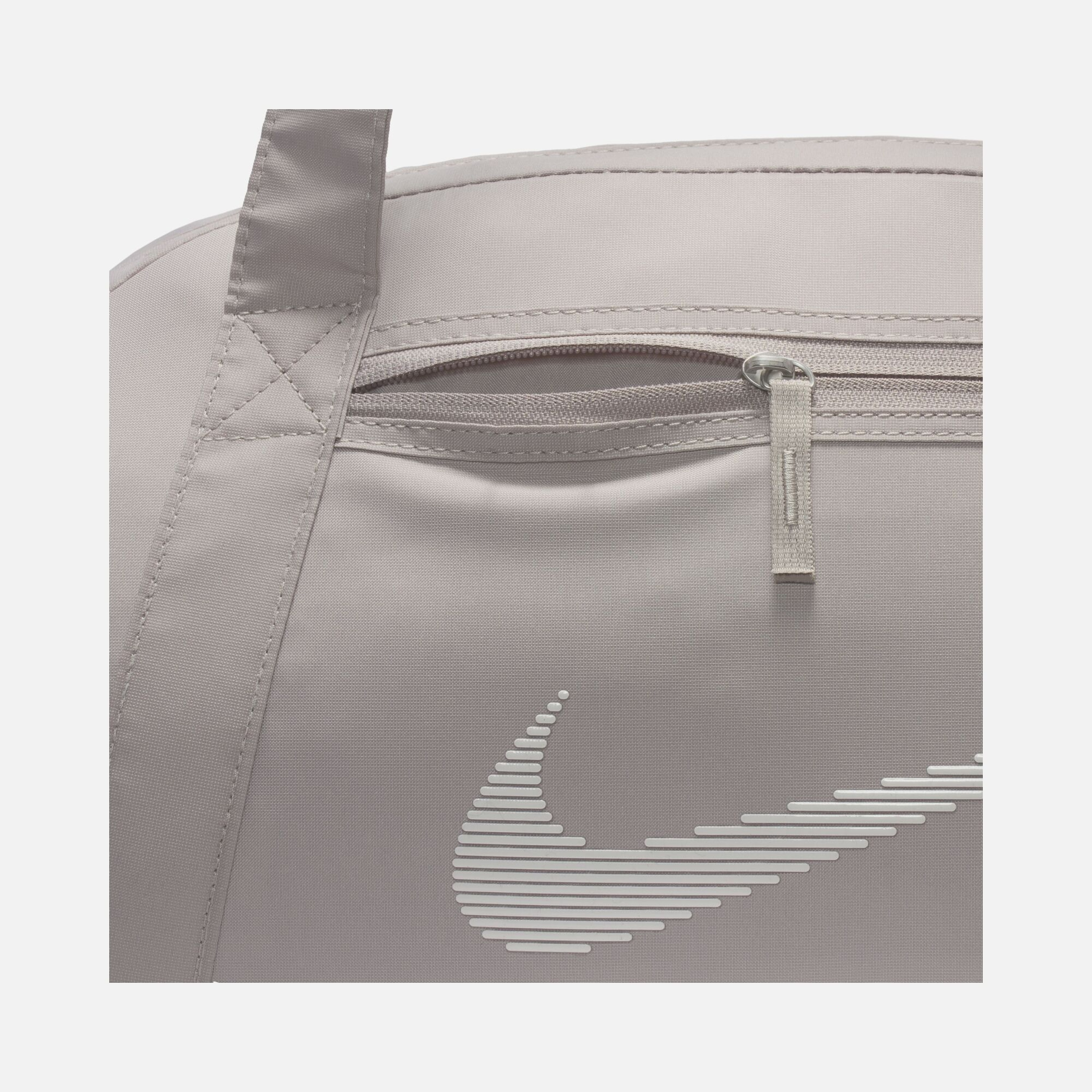 Nike Gym Club (24 L) Training Kadın Spor Çantası