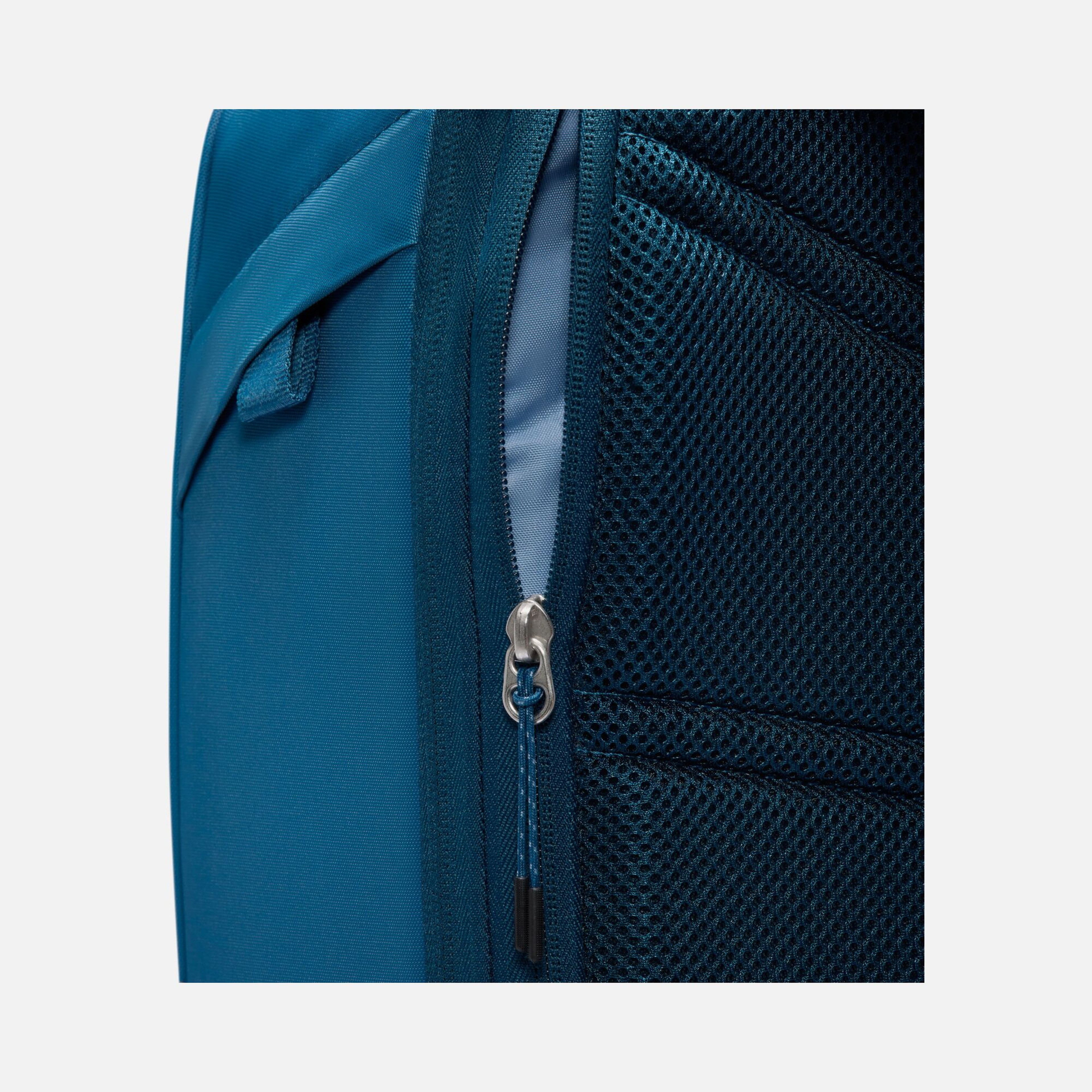 Nike Commute Sırt Çantası