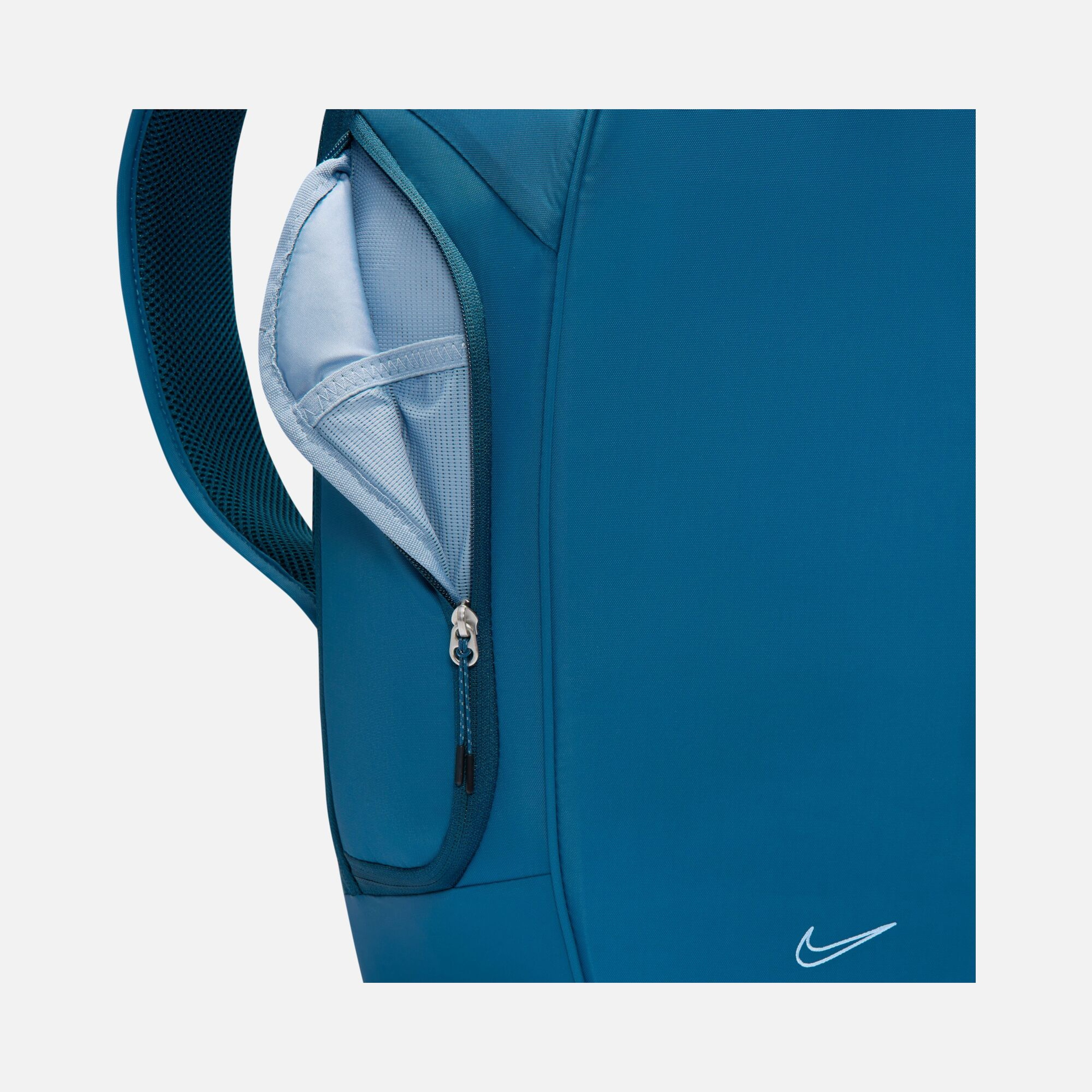 Nike Commute Sırt Çantası