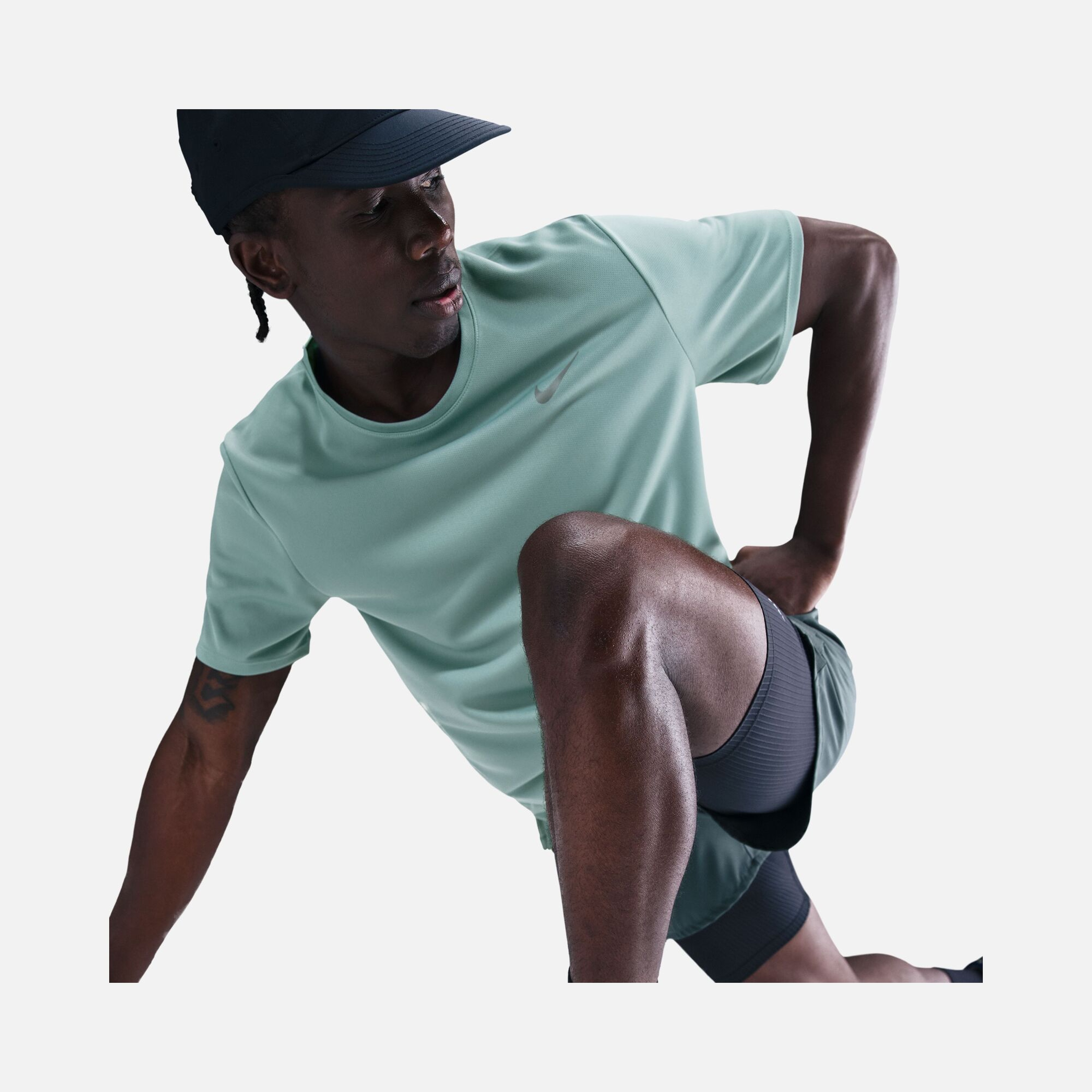 Nike Dri-Fit UV Miler Running Short-Sleeve Erkek Tişört