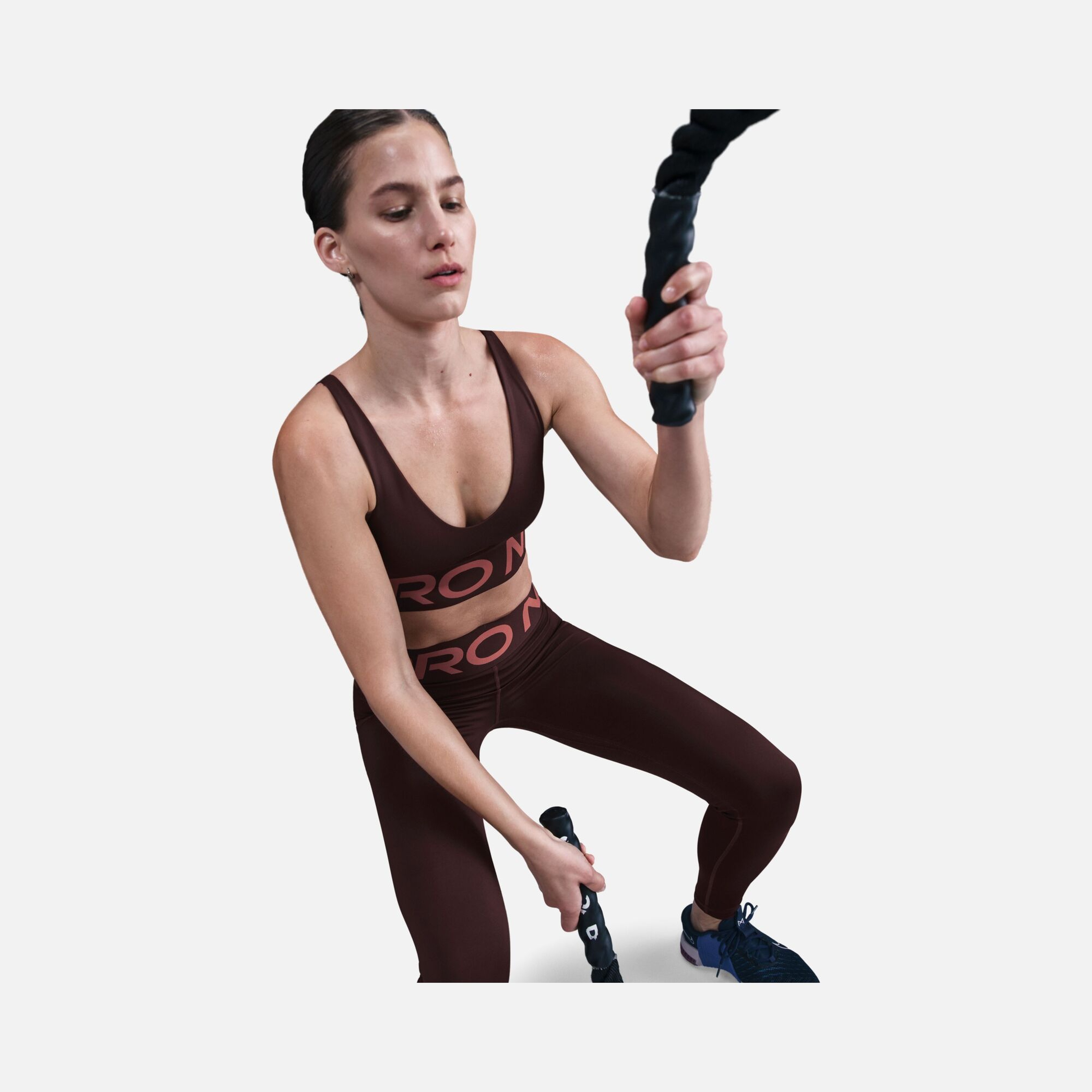 Nike Pro Indy Plunge Medium-Support Padded Training Kadın Bra