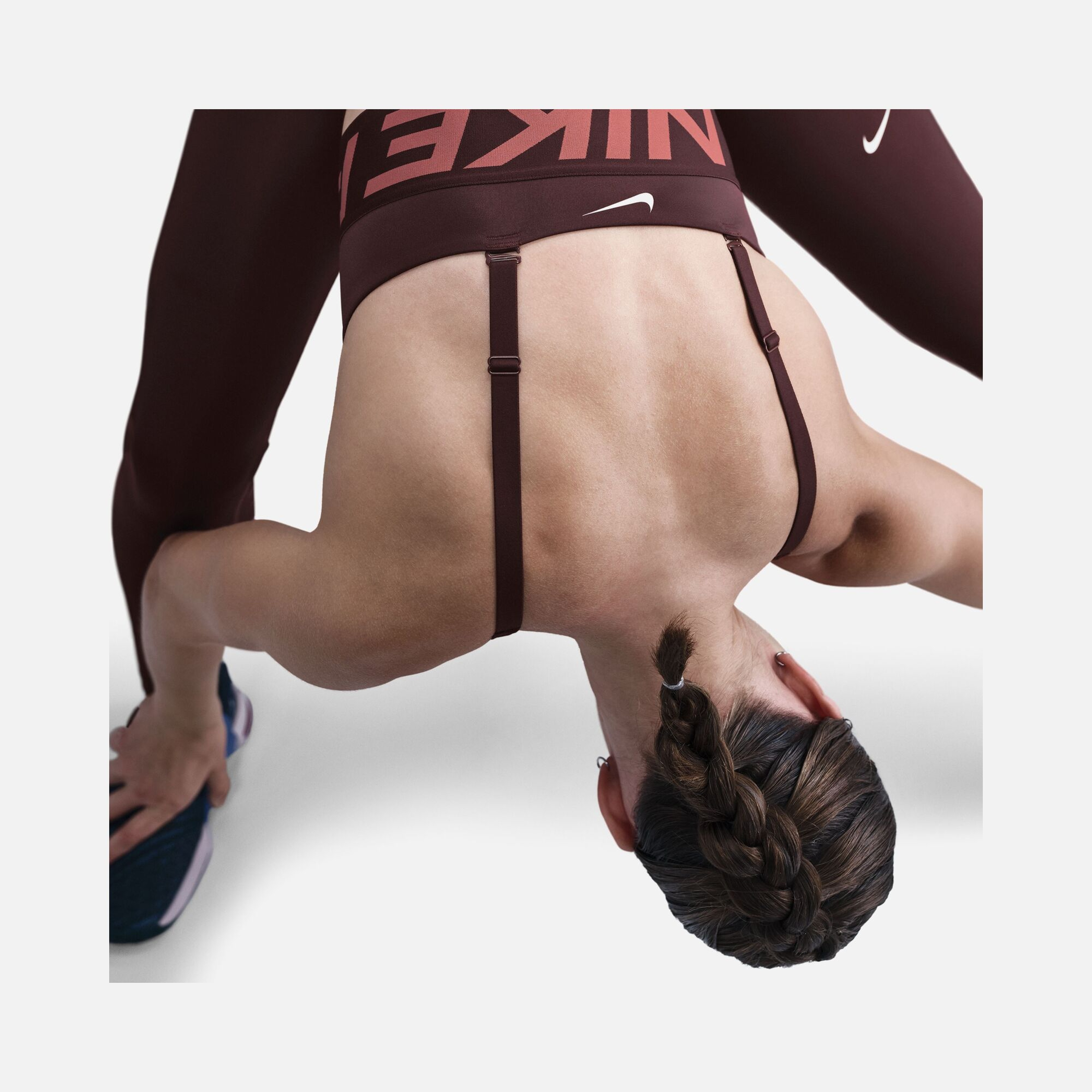 Nike Pro Indy Plunge Medium-Support Padded Training Kadın Bra