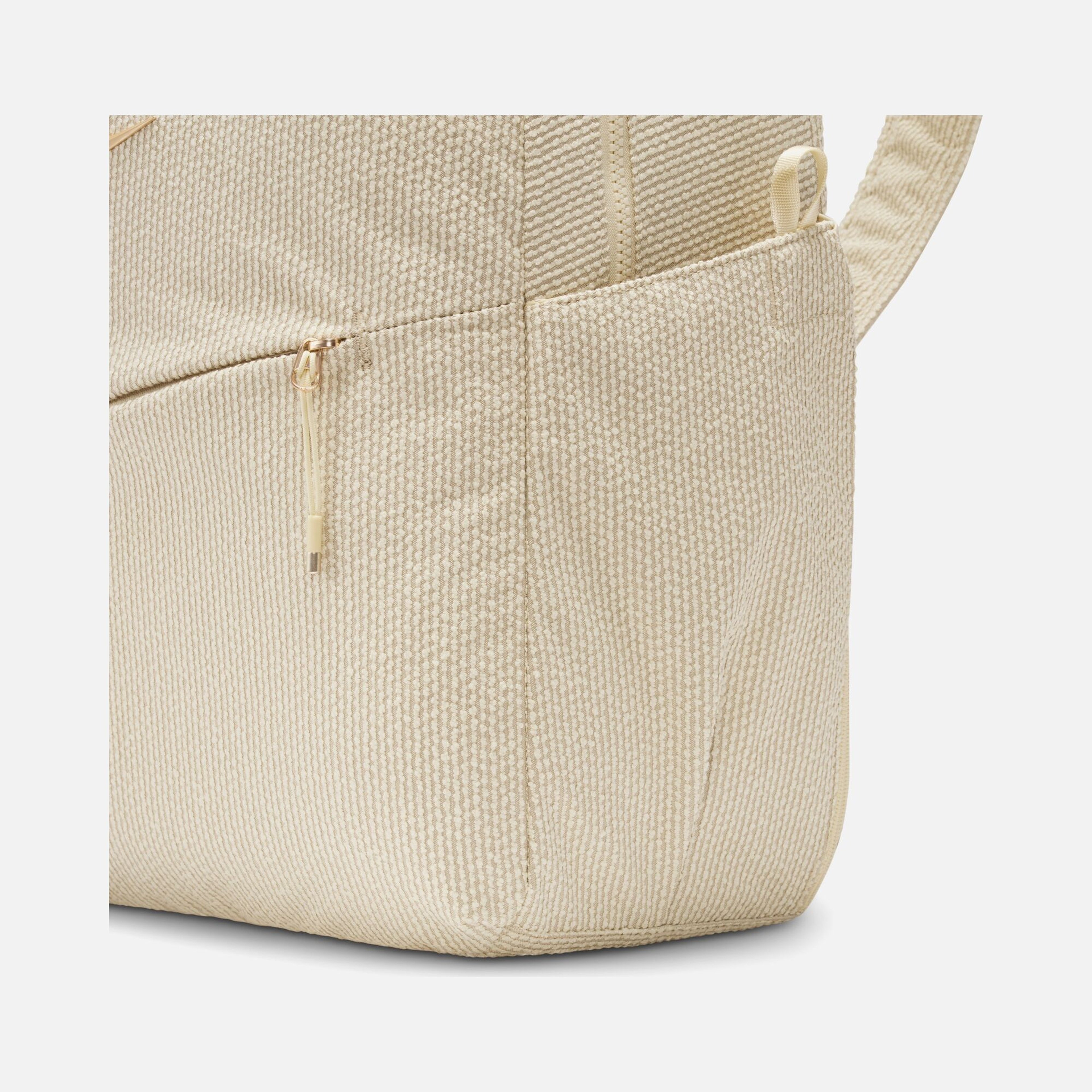 Nike Aura (24 L)  Sırt Çantası