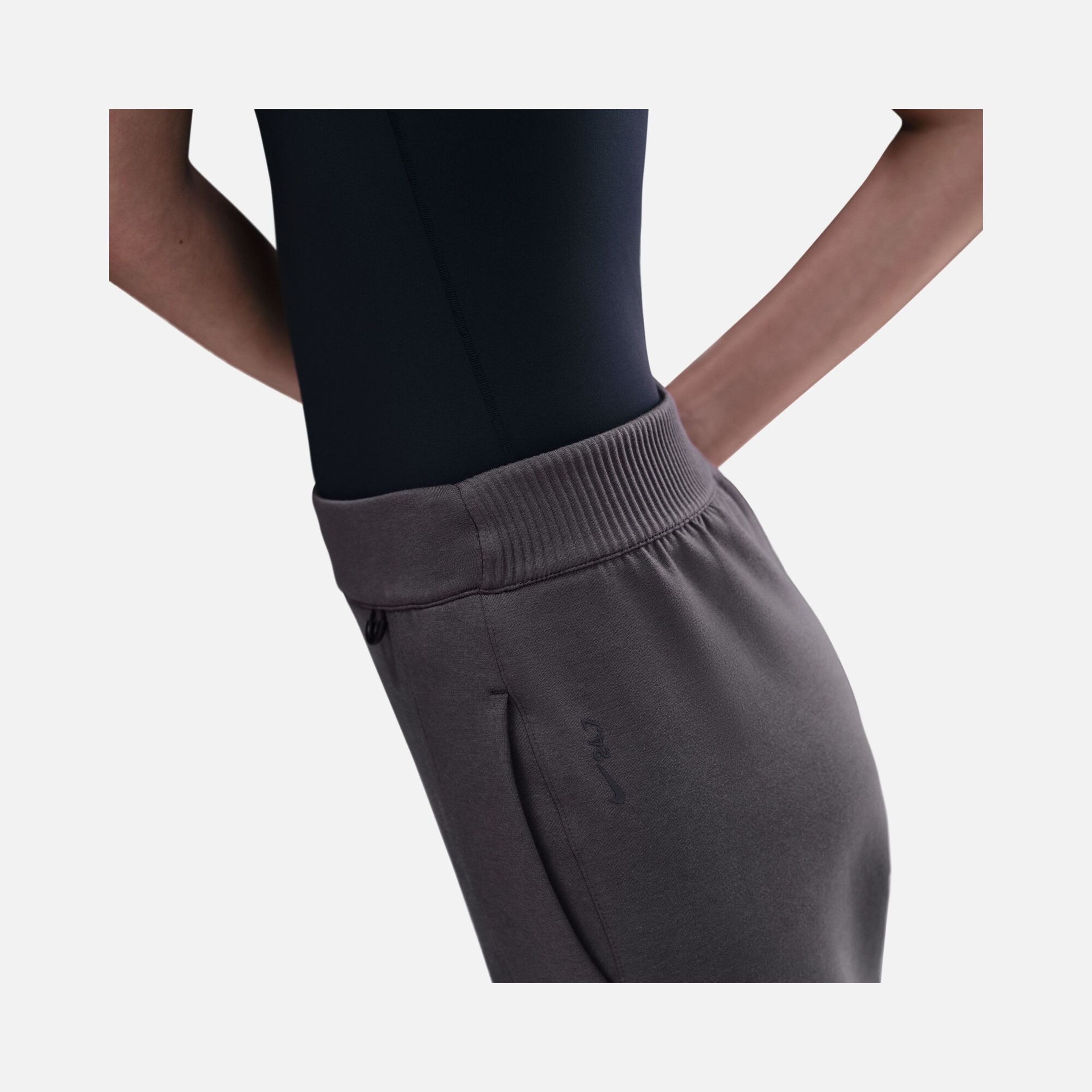 Nike 24.7 Dri-Fit Mid Waist Soft Training Kadın Eşofman Altı