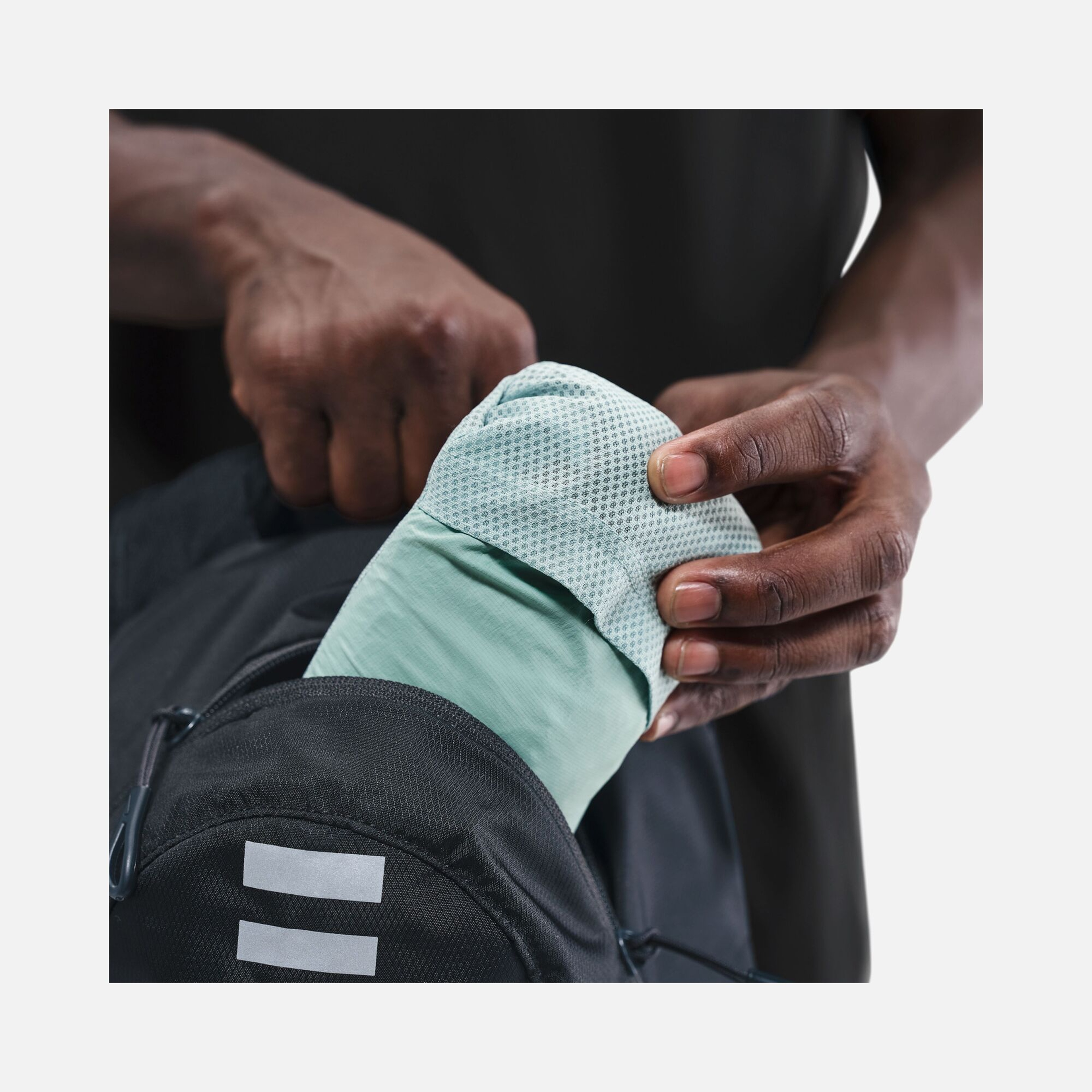 Nike Stride Repel UV Running Full-Zip Hooded Erkek Ceket