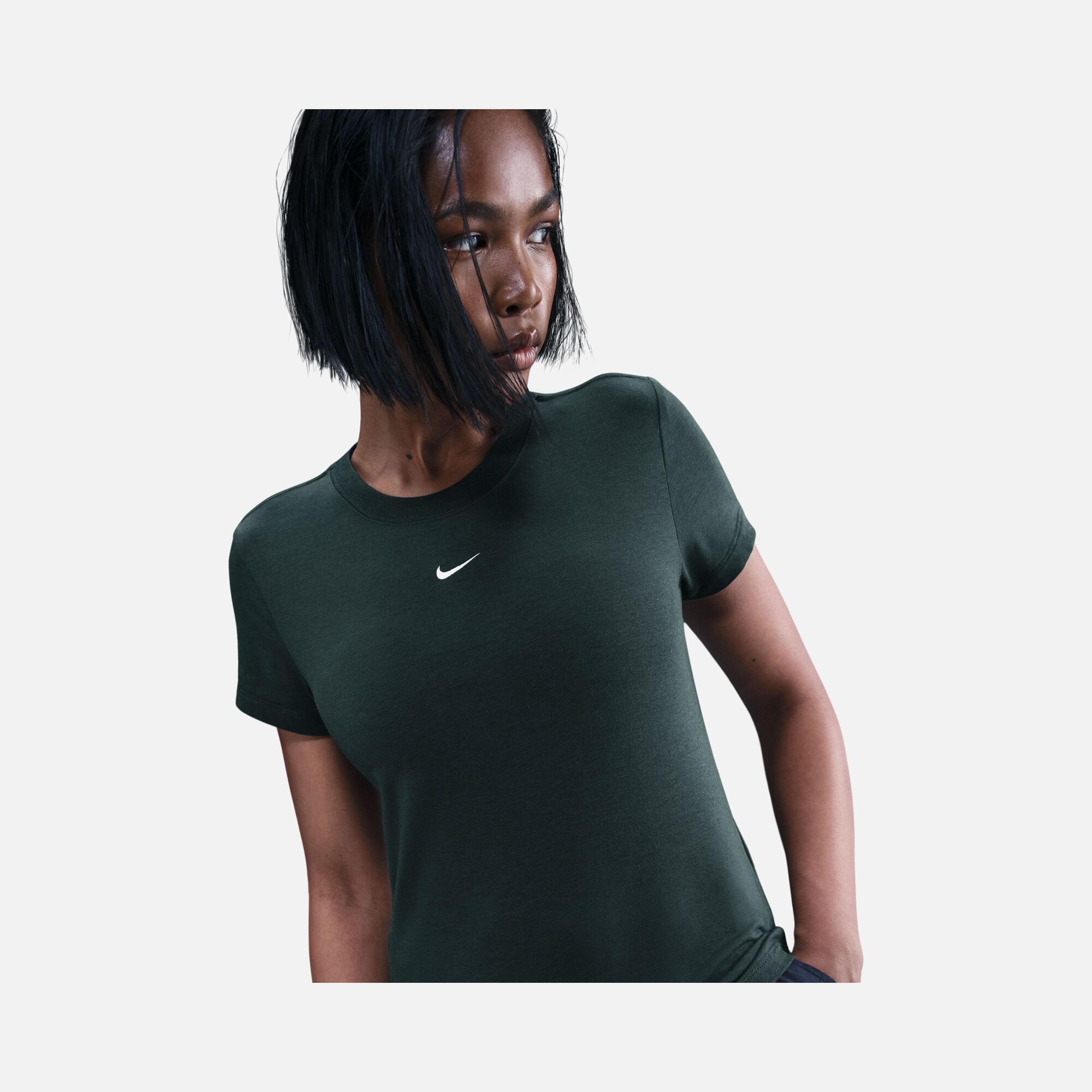 Nike Sportswear Essentials Chill Knit Short-Sleeve Kadın Tişört