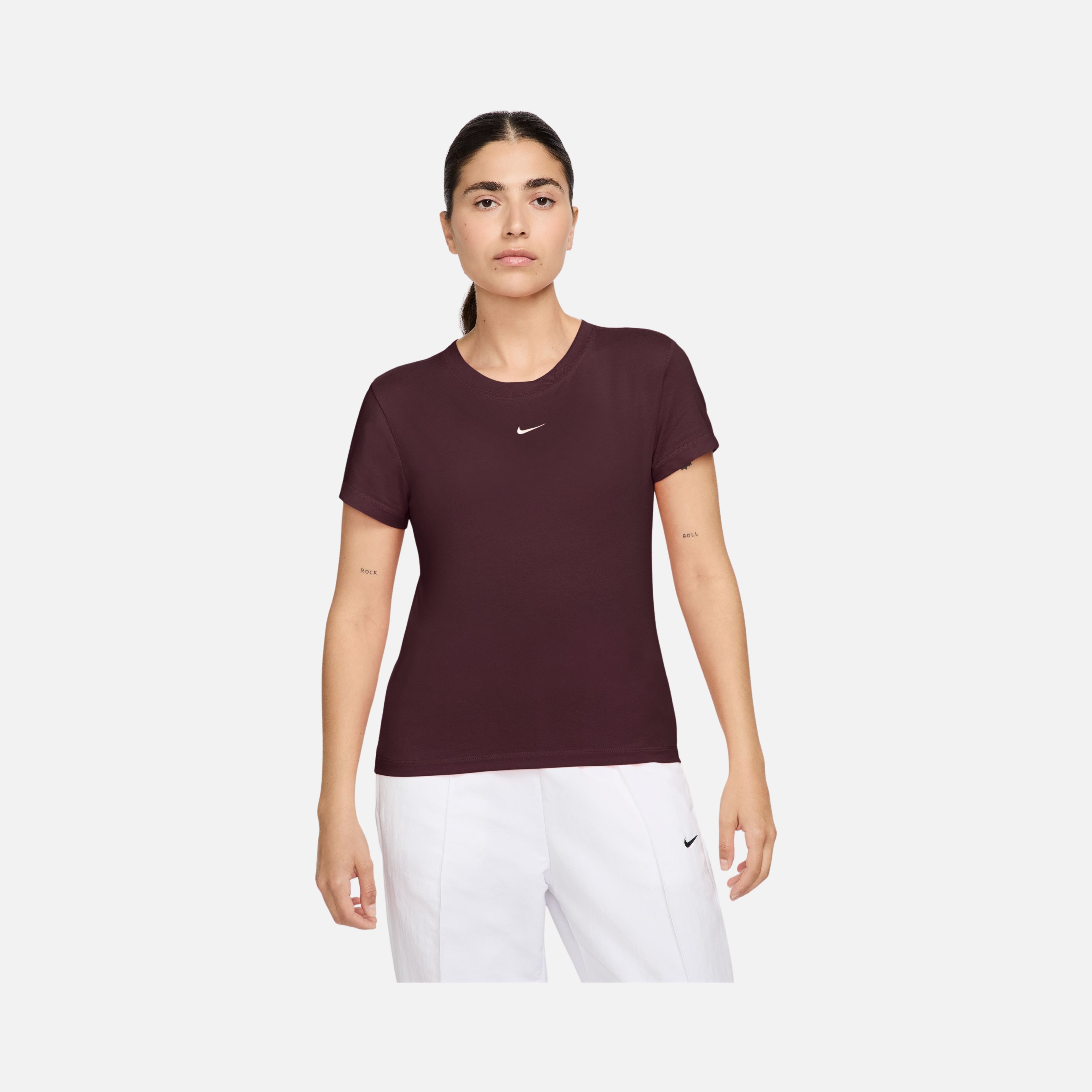 Nike Sportswear Essentials Chill Knit Short-Sleeve Kadın Tişört