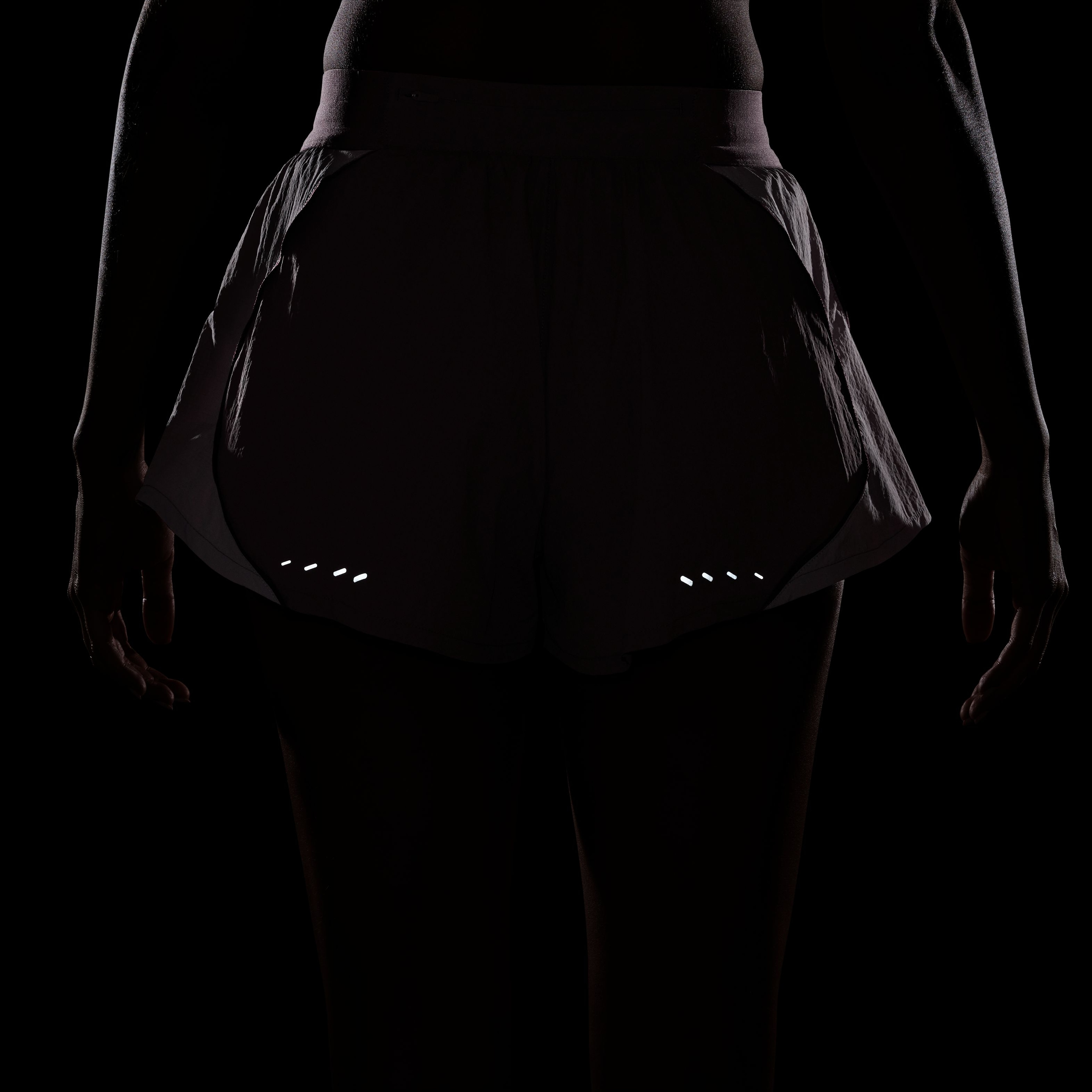 Nike Swift Rpl Hr Short Nv Kadın Şort