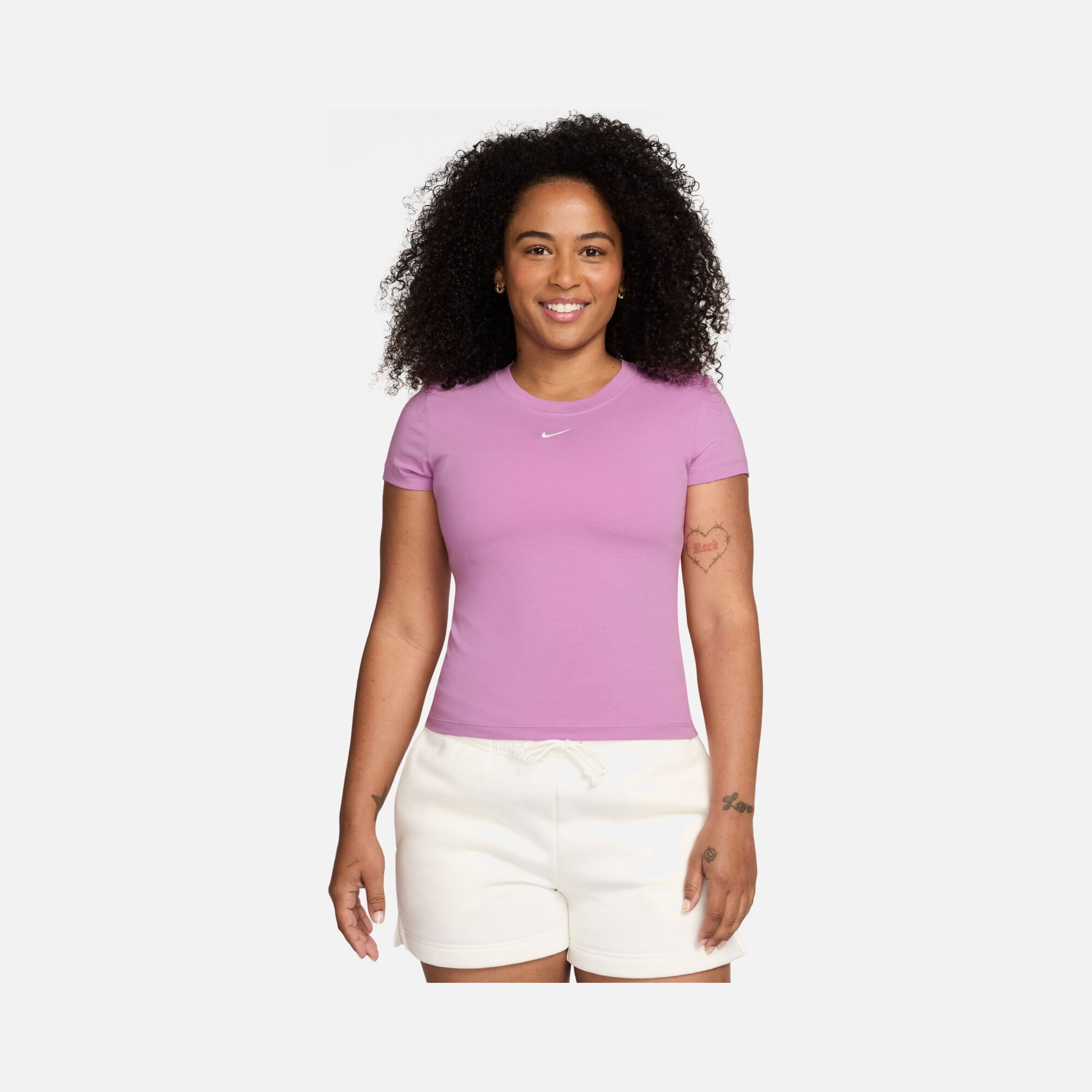 Nike Sportswear Essentials Chill Knit Short-Sleeve Kadın Tişört