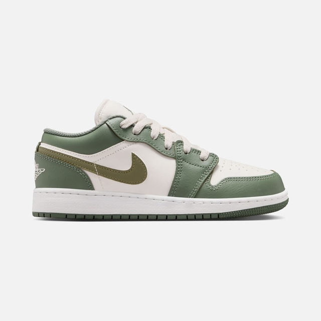 Nike Nike Beyaz Air Jordan 1 Low SS25 (GS) Spor Ayakkabı Barçın'da! Beyaz - 2. görsel