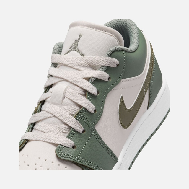 Nike Nike Beyaz Air Jordan 1 Low SS25 (GS) Spor Ayakkabı Barçın'da! Beyaz - 11. görsel