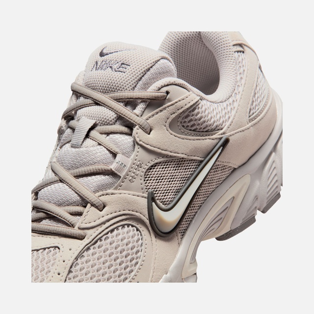 Nike Bej Nike V5 RNR