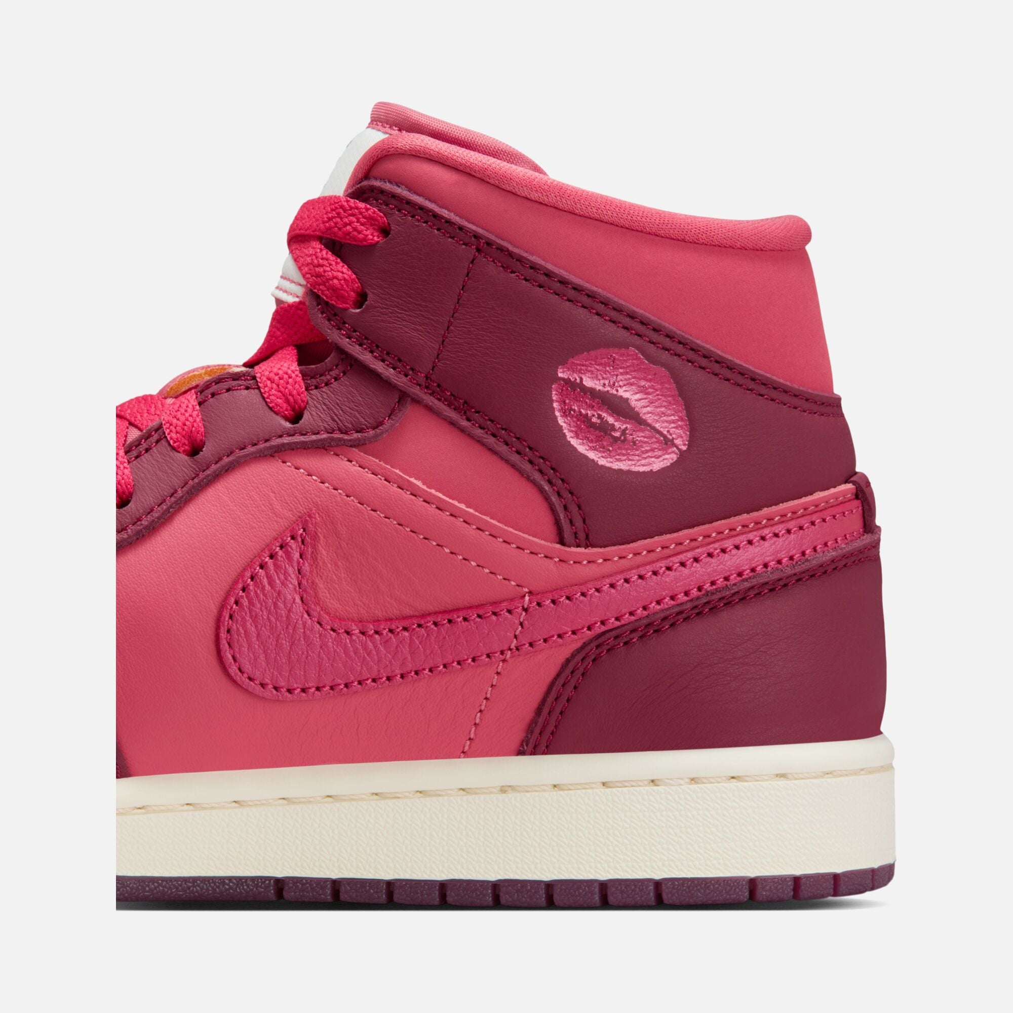 Nike Wmns Air Jordan 1 Mid Se Sp26 Kadın Spor Ayakkabı