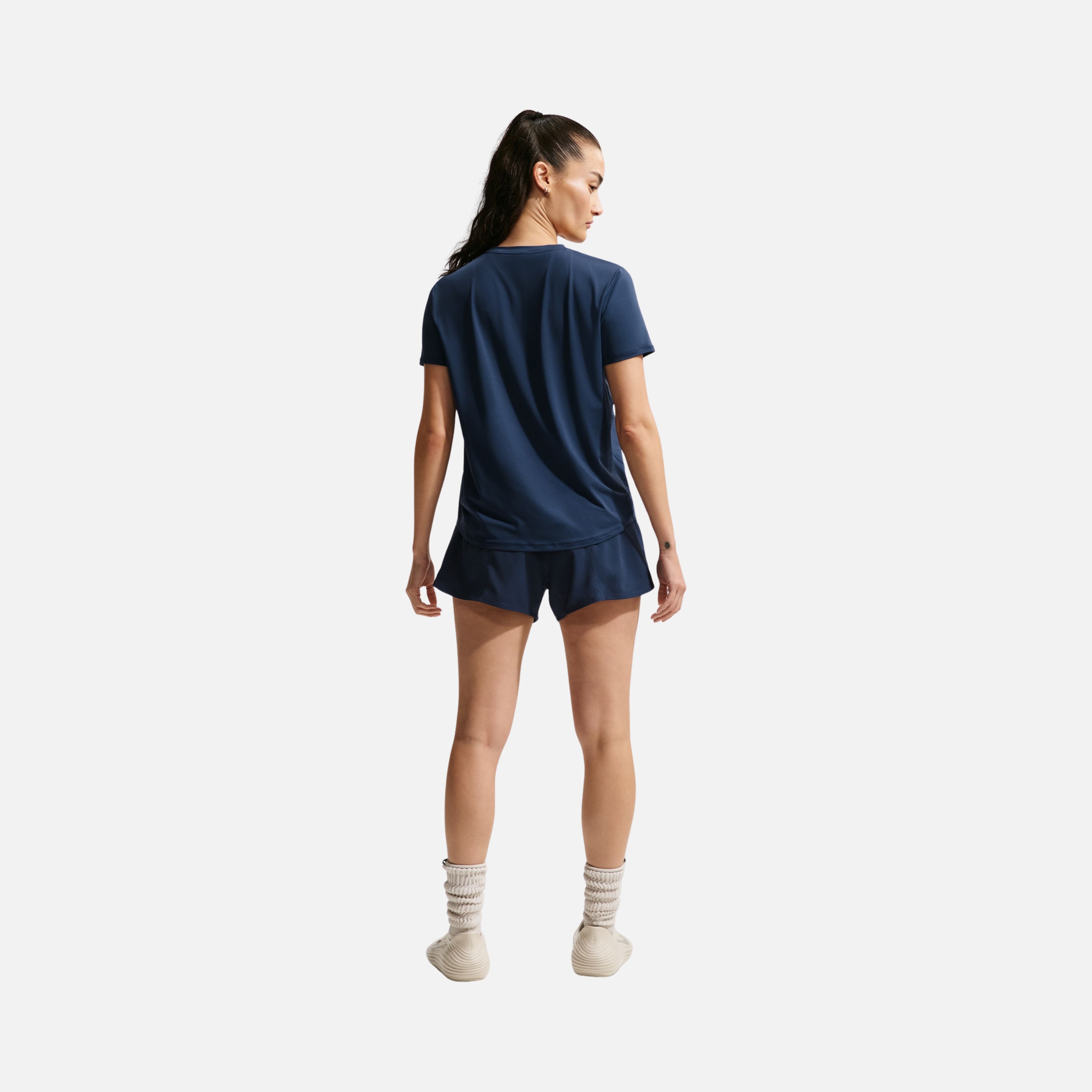 Nike One Classic Dri-Fit Short-Sleeve Training Kadın Tişört