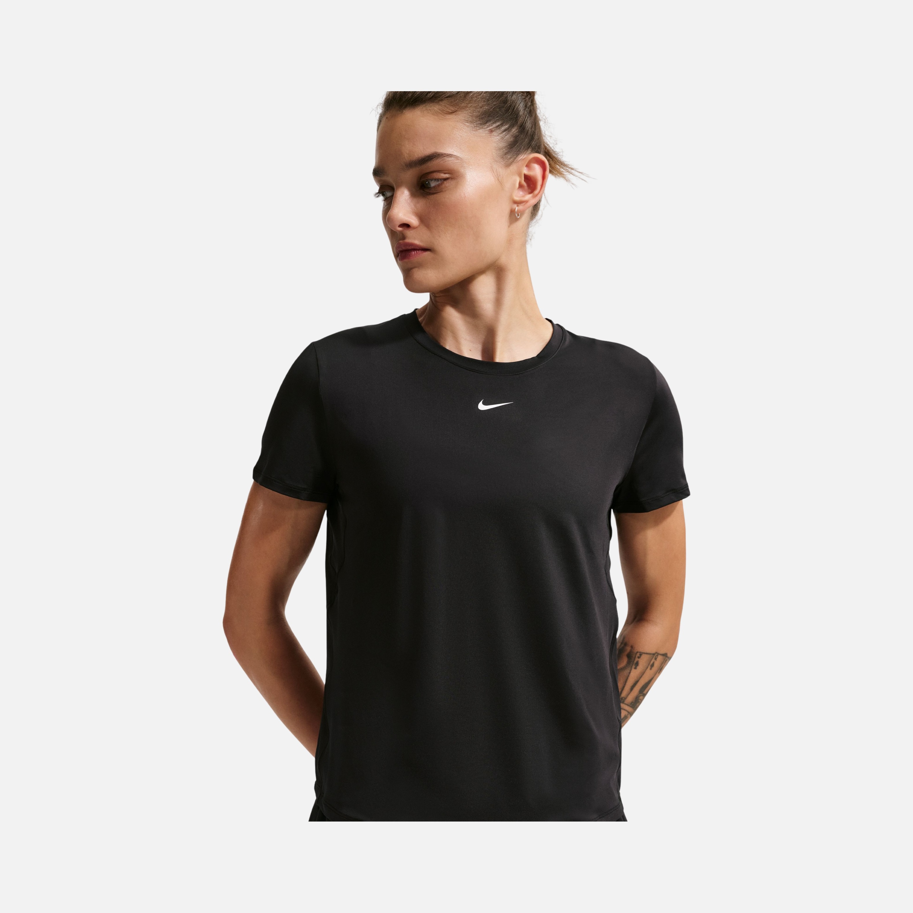 Nike One Classic Dri-Fit Short-Sleeve Training Kadın Tişört