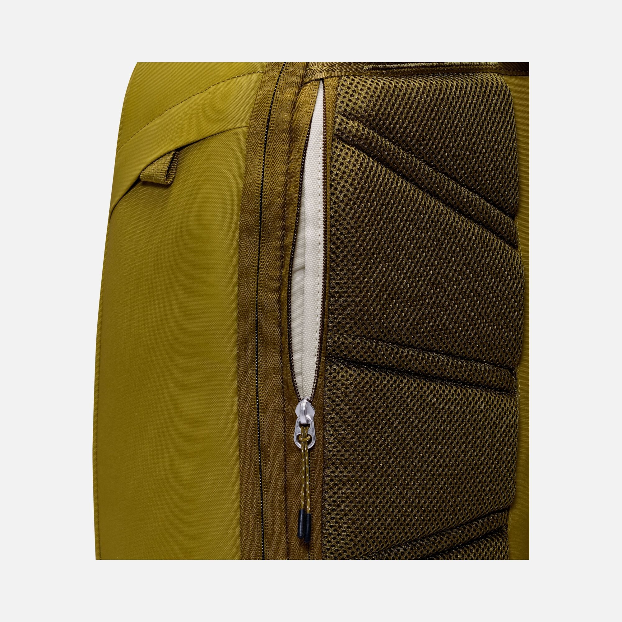 Nike Commute Sırt Çantası