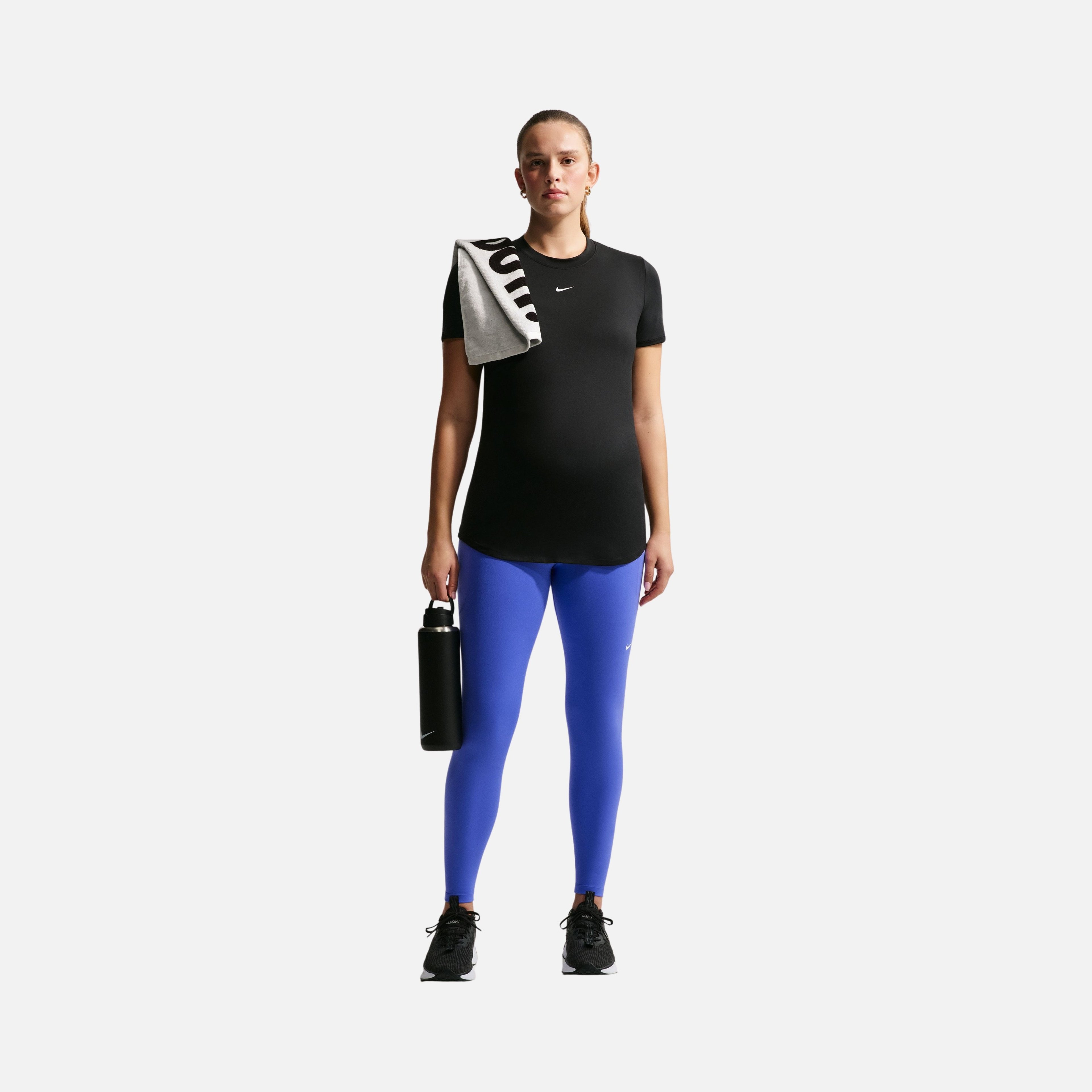 Nike One Dri-Fit Slim-Fit Training Short-Sleeve (Maternity) Kadın Tişört