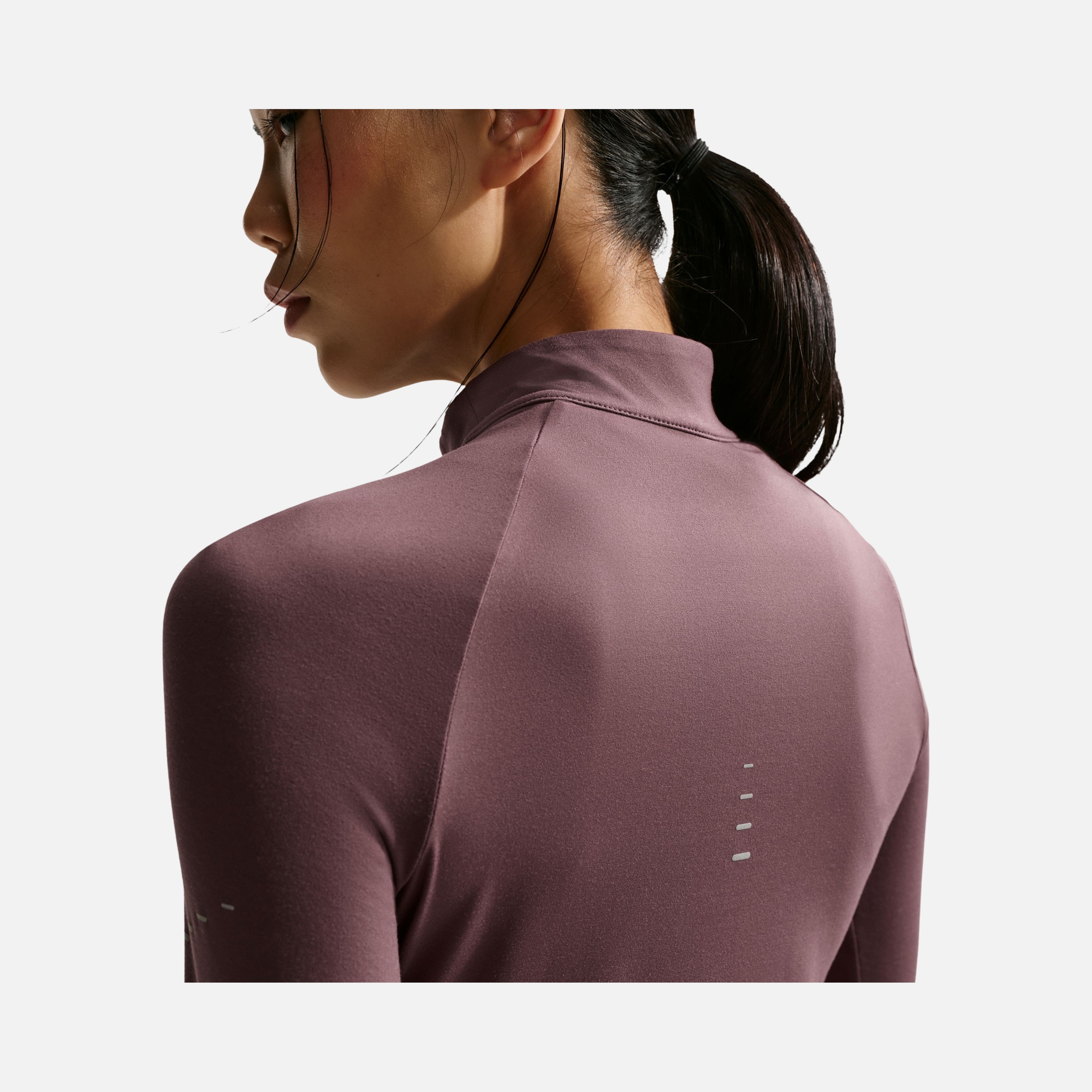 Nike Swift Dri-Fit UV 1/4-Zip Running Long-Sleeve Kadın Tişört