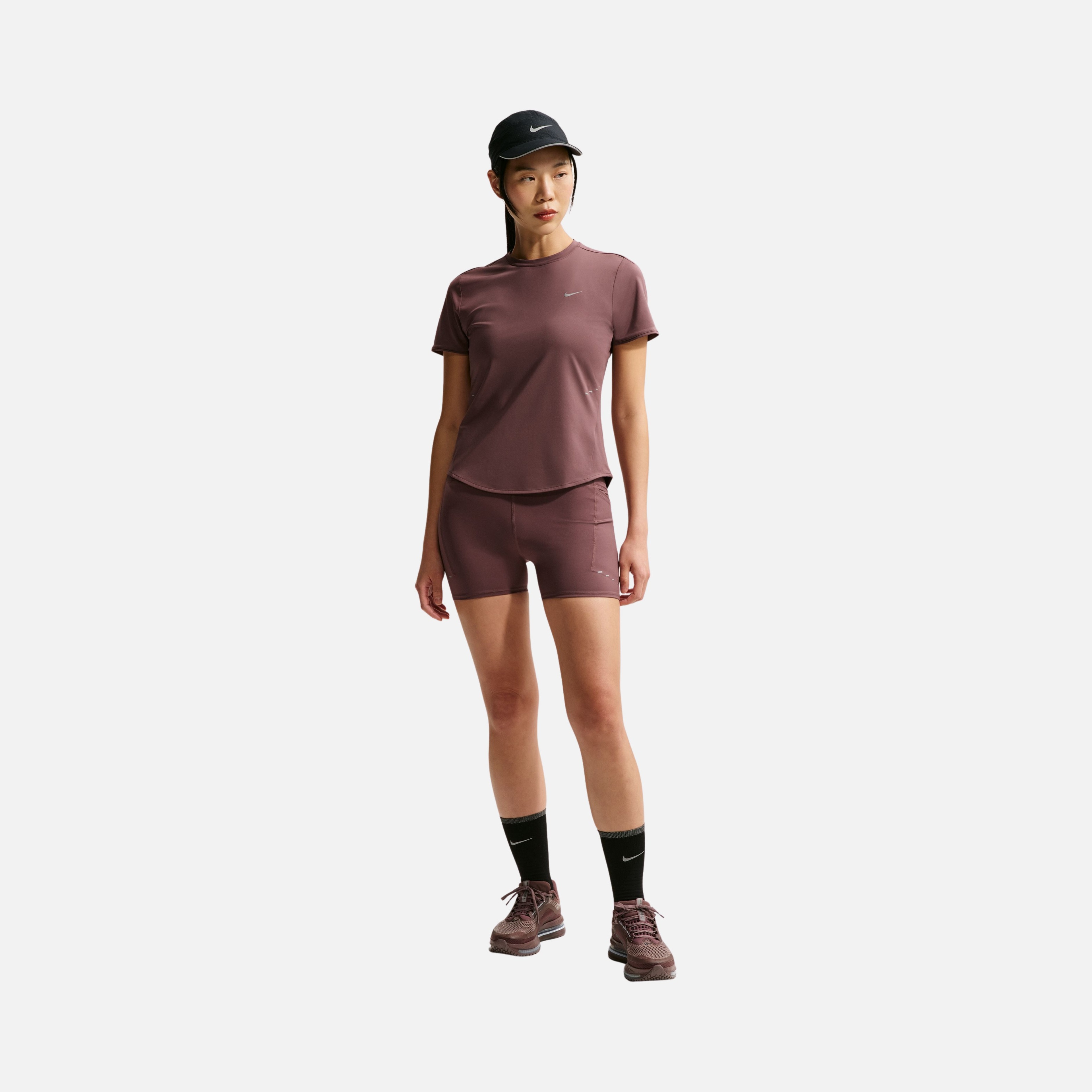 Nike Swift Dri-Fit Running Short-Sleeve Kadın Tişört
