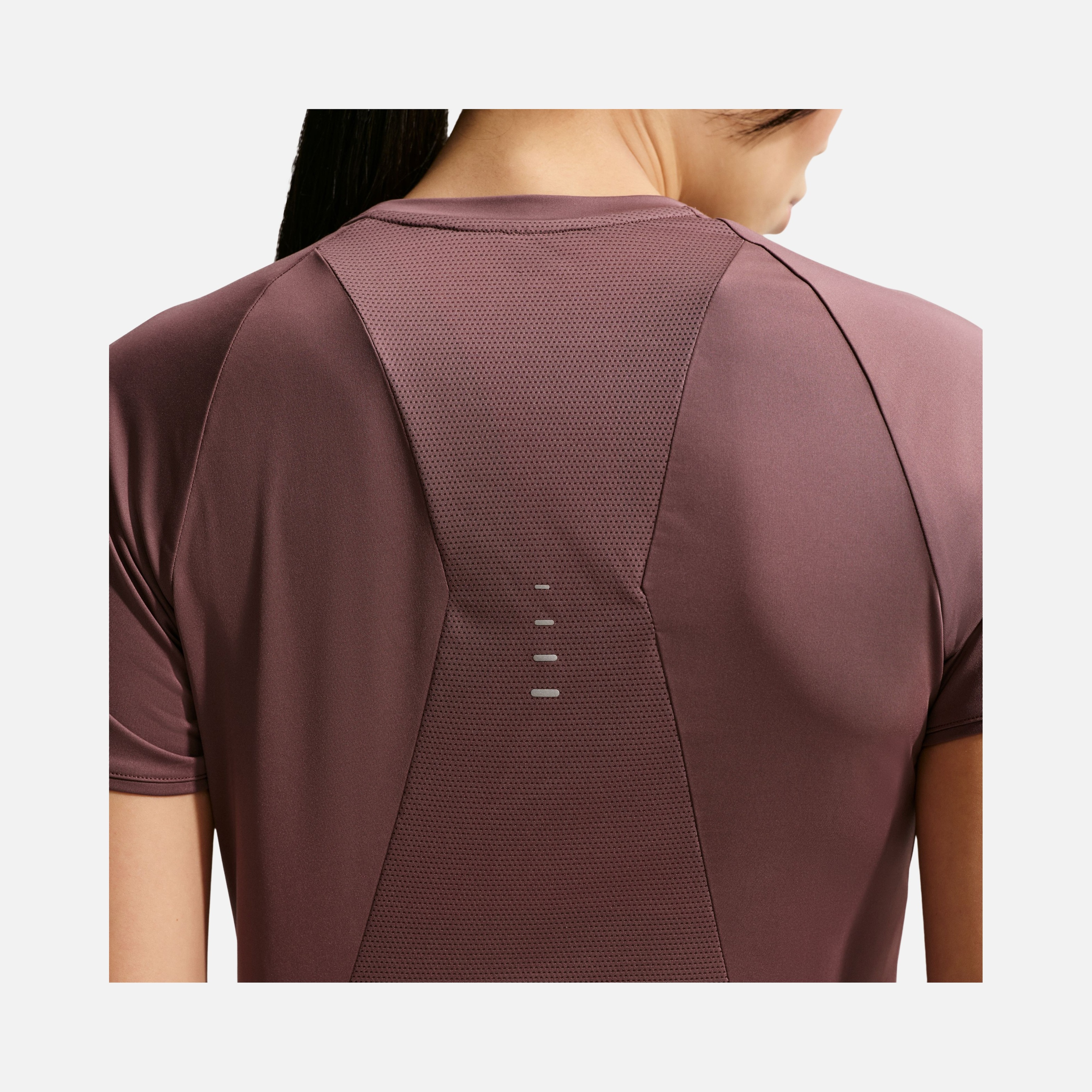 Nike Swift Dri-Fit Running Short-Sleeve Kadın Tişört