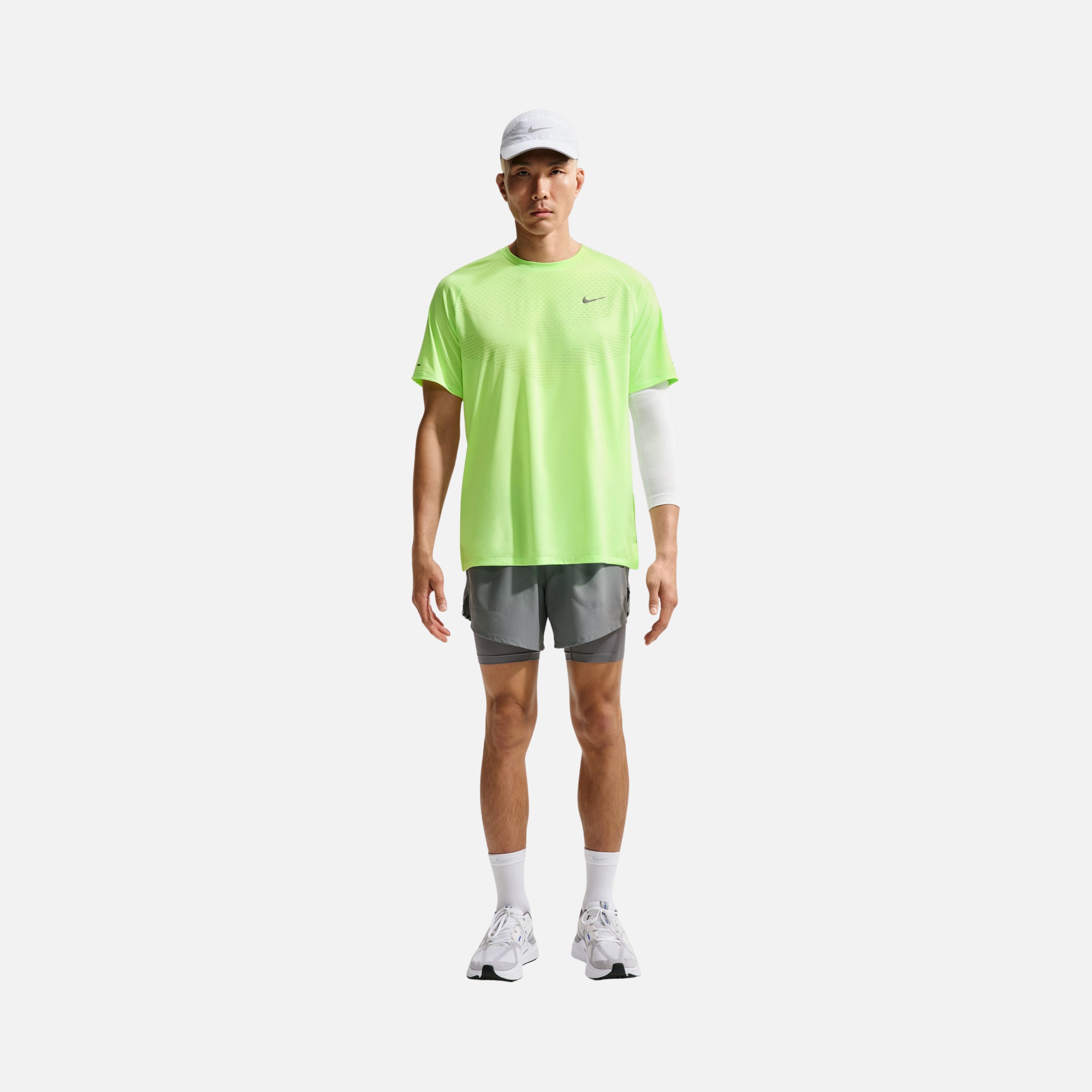 Nike Dri-Fit ADV Stride Running Short-Sleeve Erkek Tişört
