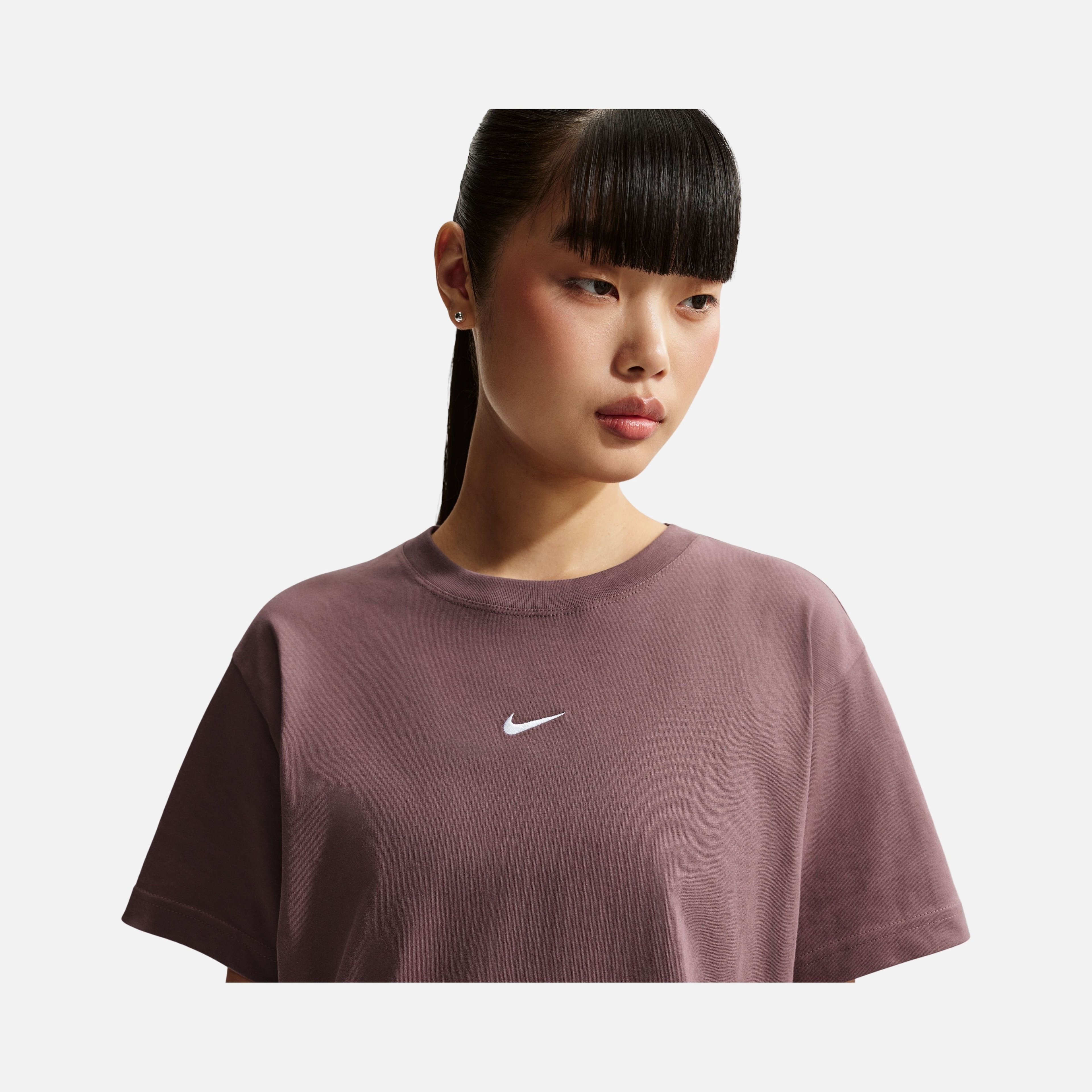 Nike Sportswear Classic Kadın Tişört