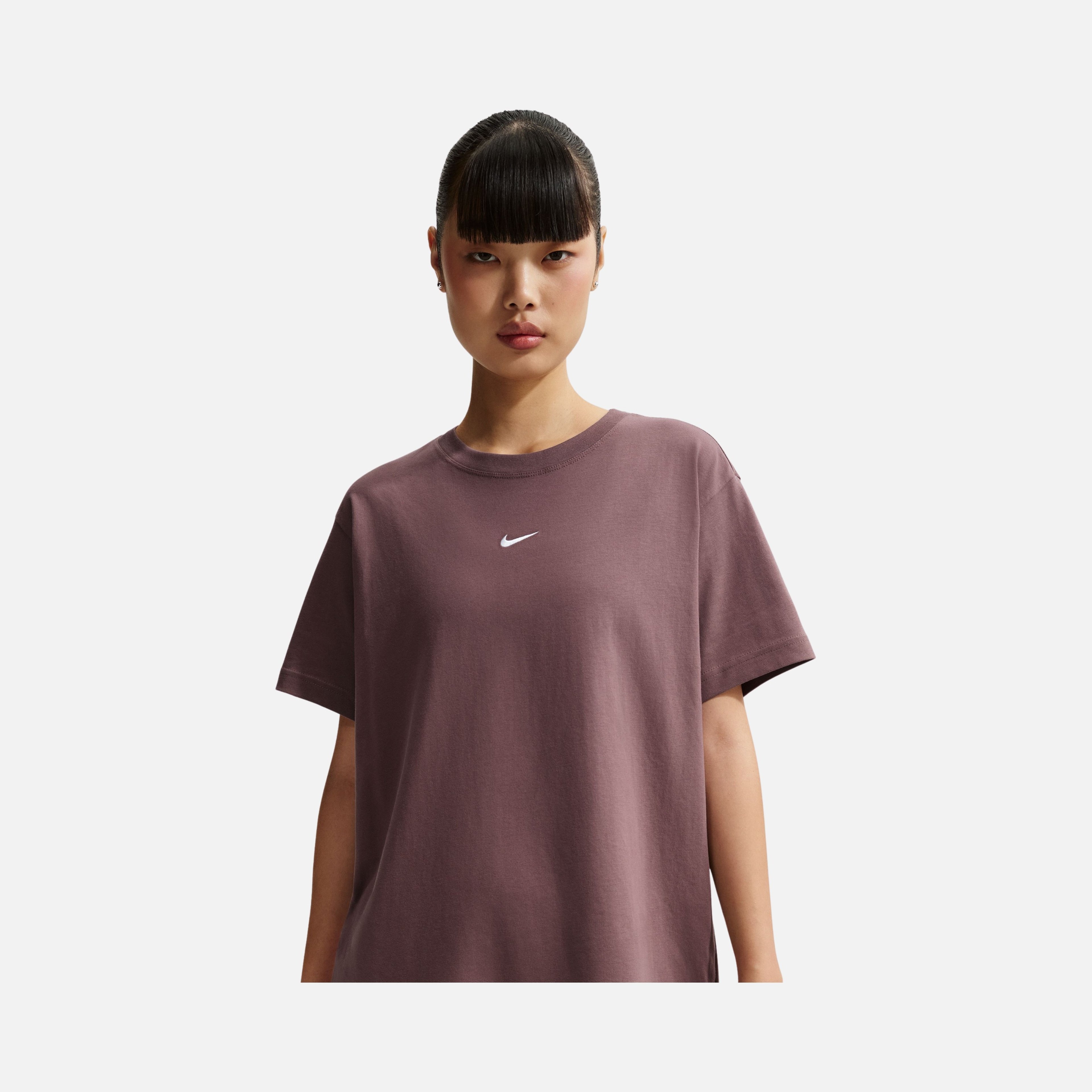 Nike Sportswear Classic Kadın Tişört