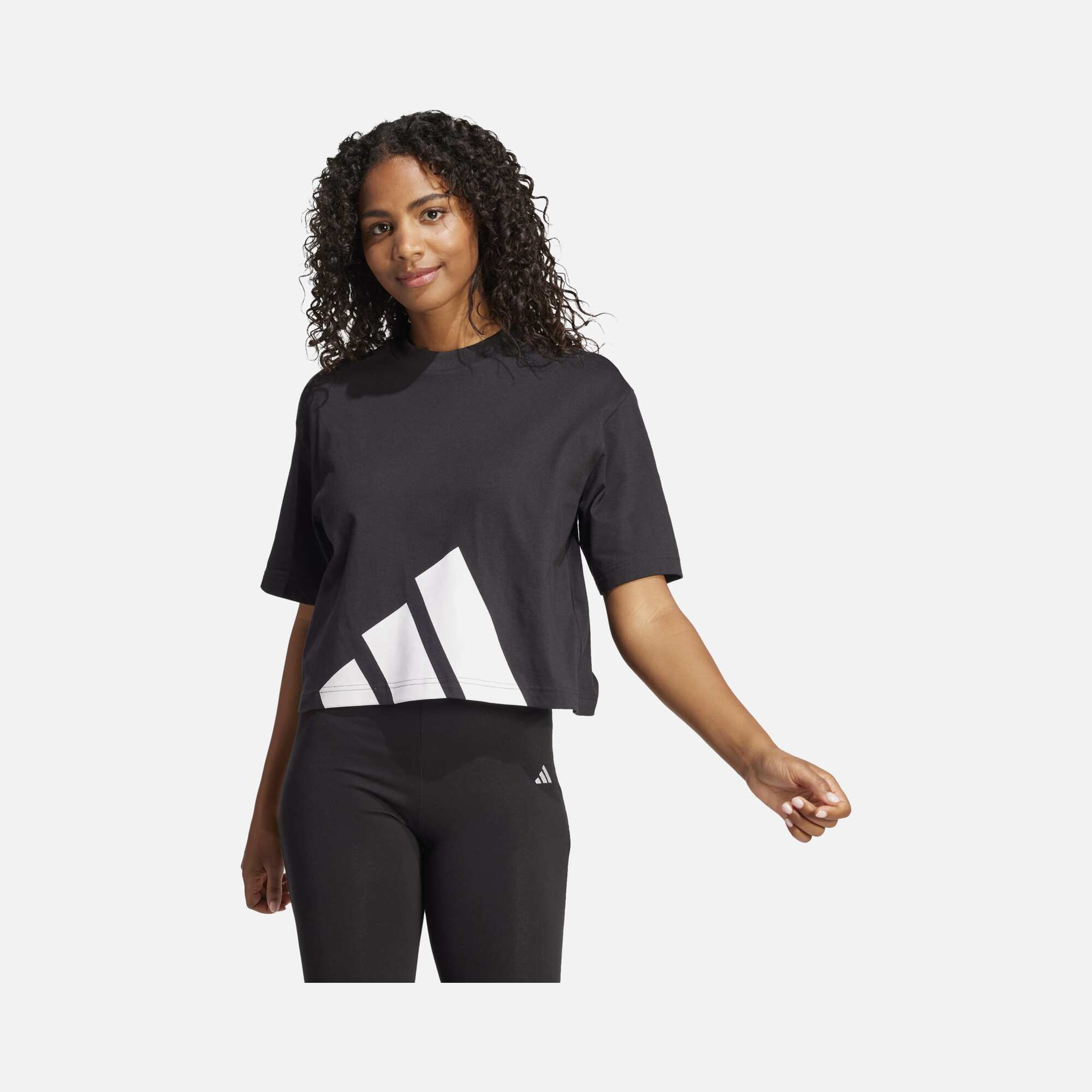 adidas Sportswear Essentials Big Logo Boyfriend Crew Nect Short-Sleeve Kadın Tişört