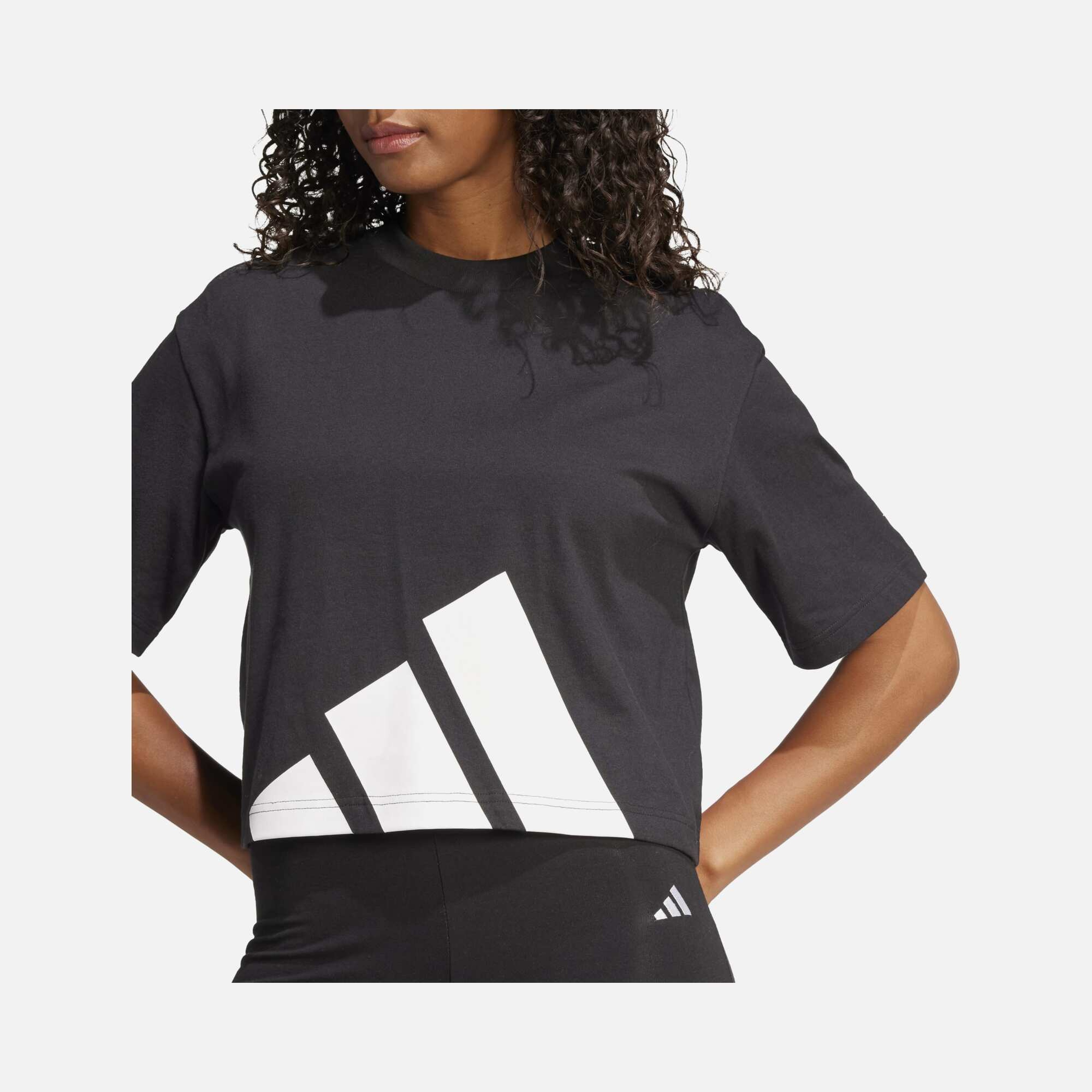adidas Sportswear Essentials Big Logo Boyfriend Crew Nect Short-Sleeve Kadın Tişört
