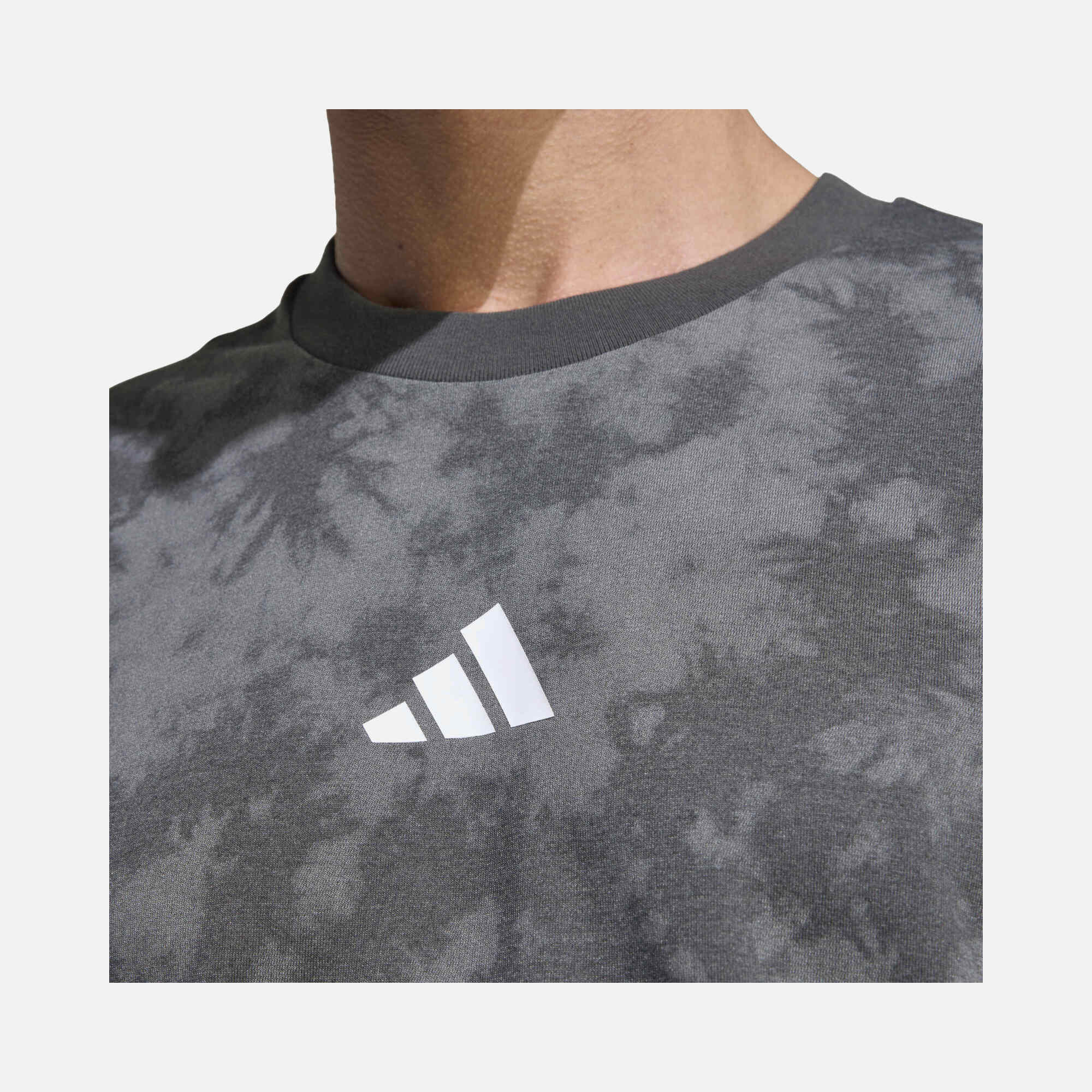 adidas Fun Training Graphic Erkek Tişört