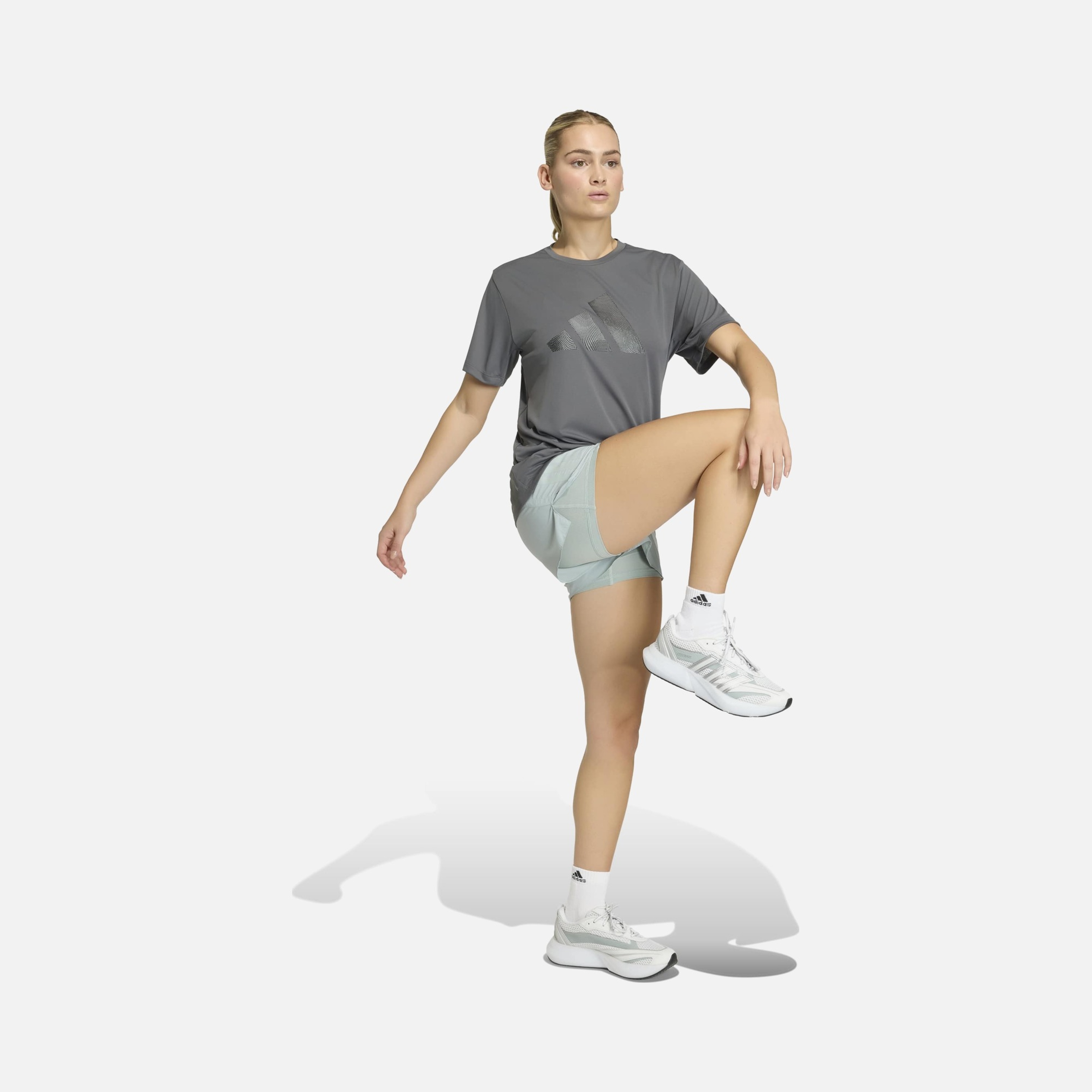 adidas Essential Brand Love Running Kadın Tişört