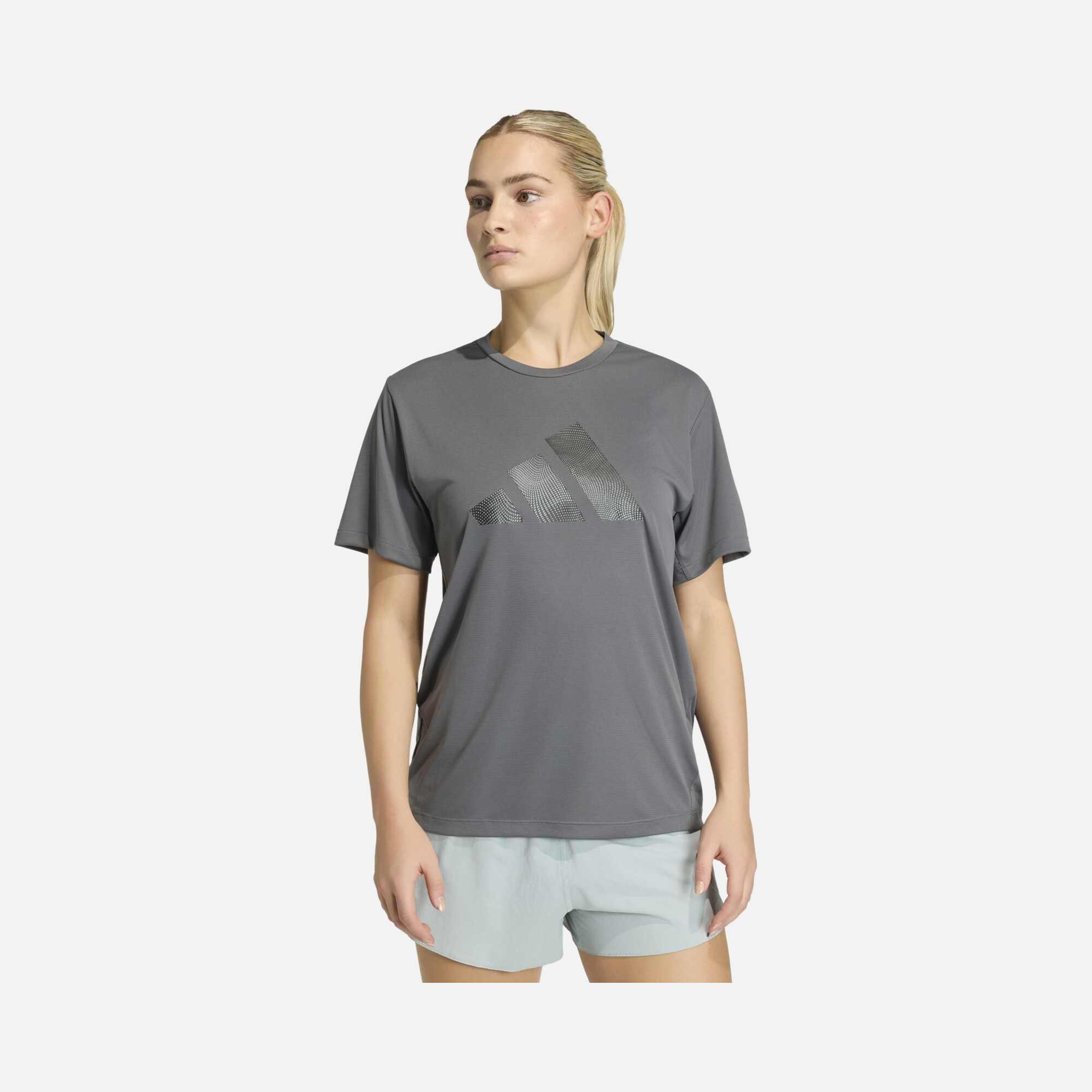 adidas Essential Brand Love Running Kadın Tişört