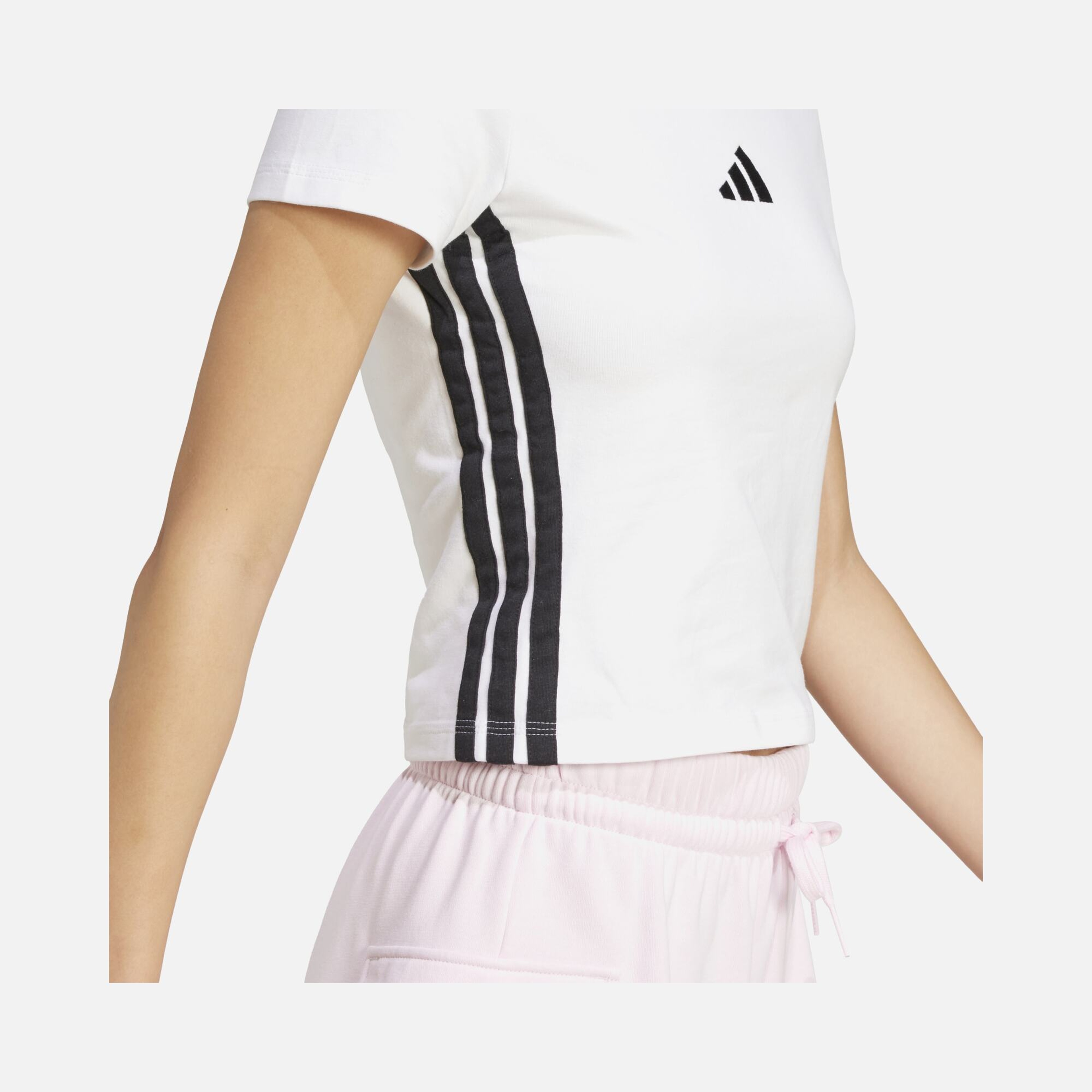 adidas Sportswear Essentials 3-Stripes Slim-Fit Short-Sleeve Kadın Tişört