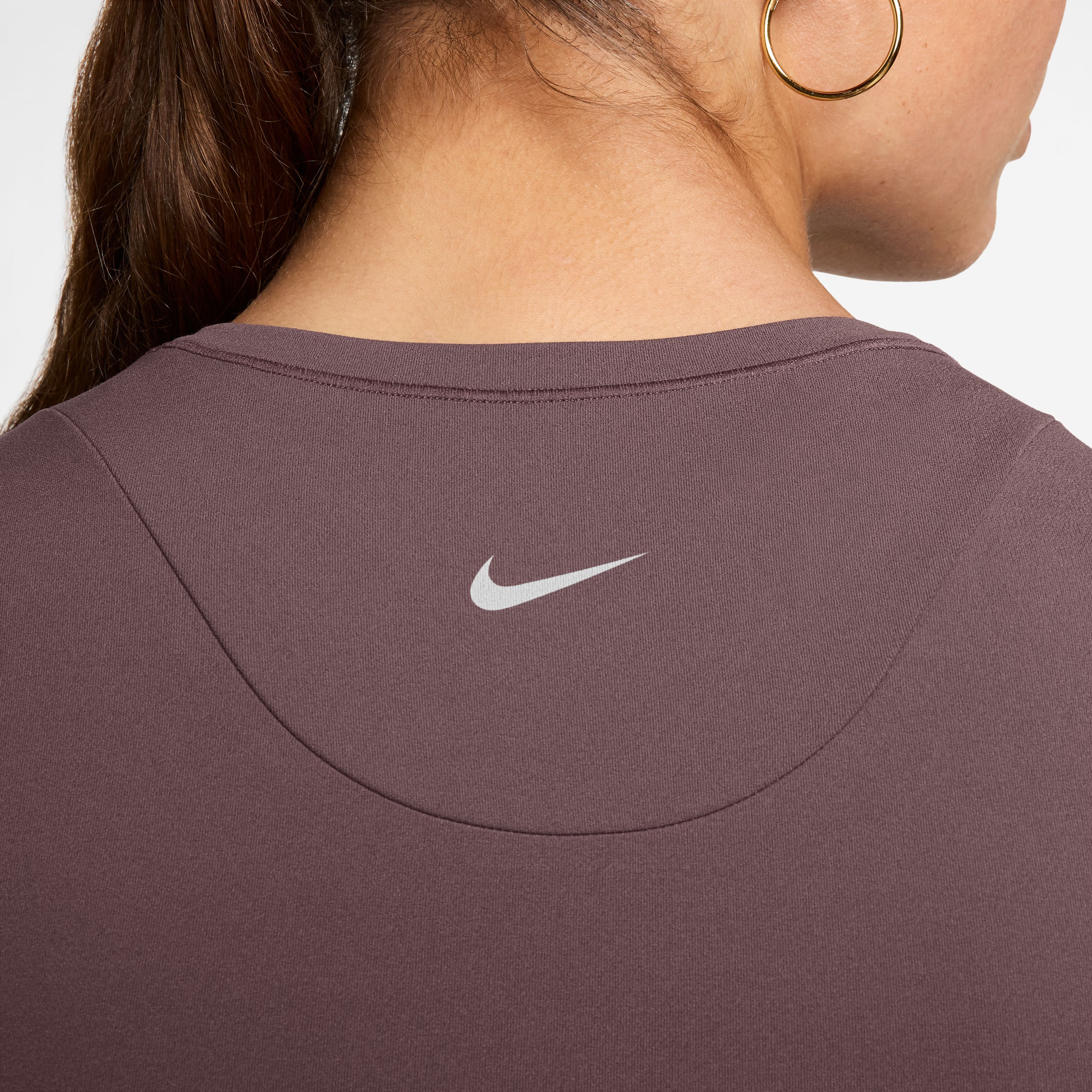 Nike Dri-Fit Zenvy Kadın Tişört