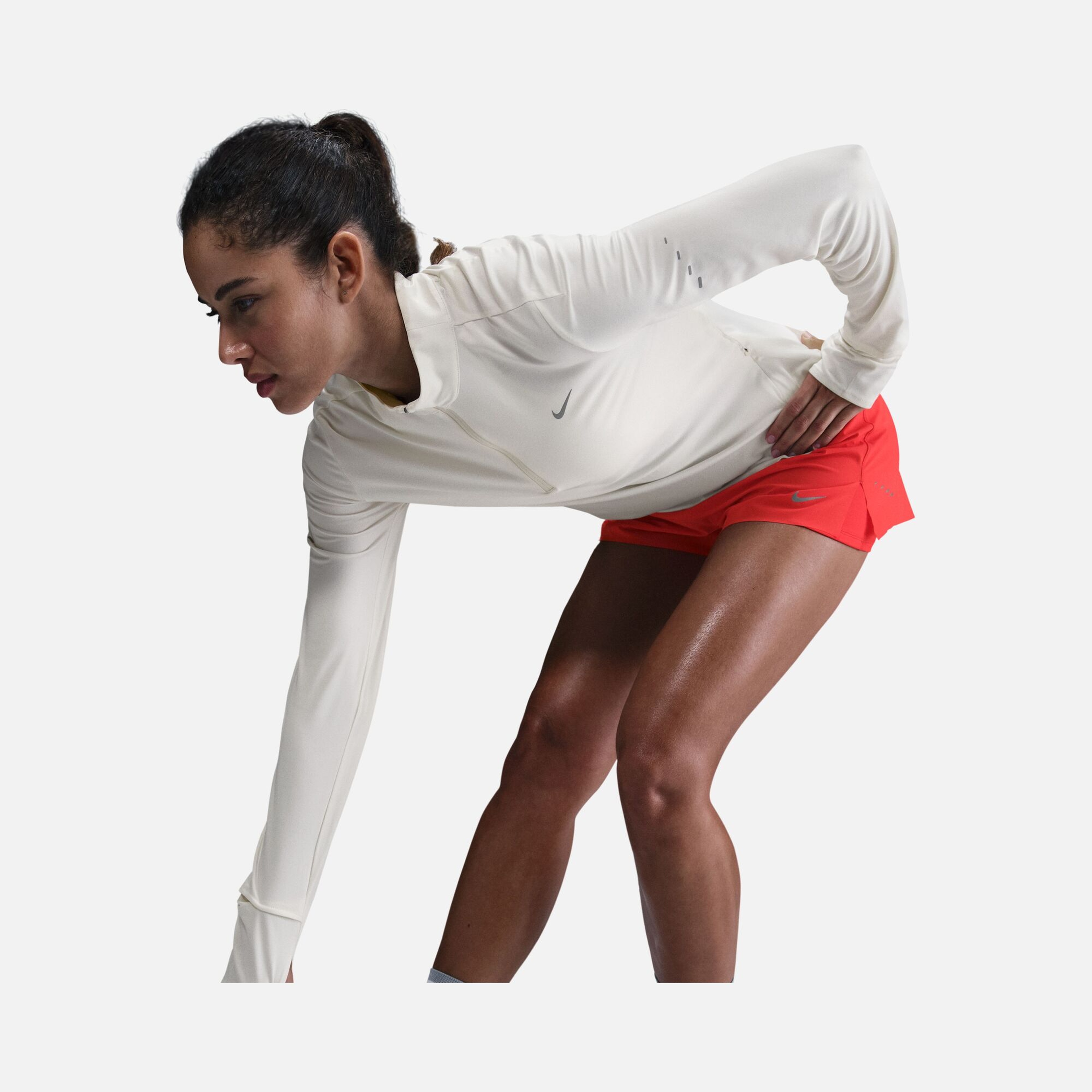 Nike Swift Dri-Fit UV 1/4-Zip Running Long-Sleeve Kadın Tişört