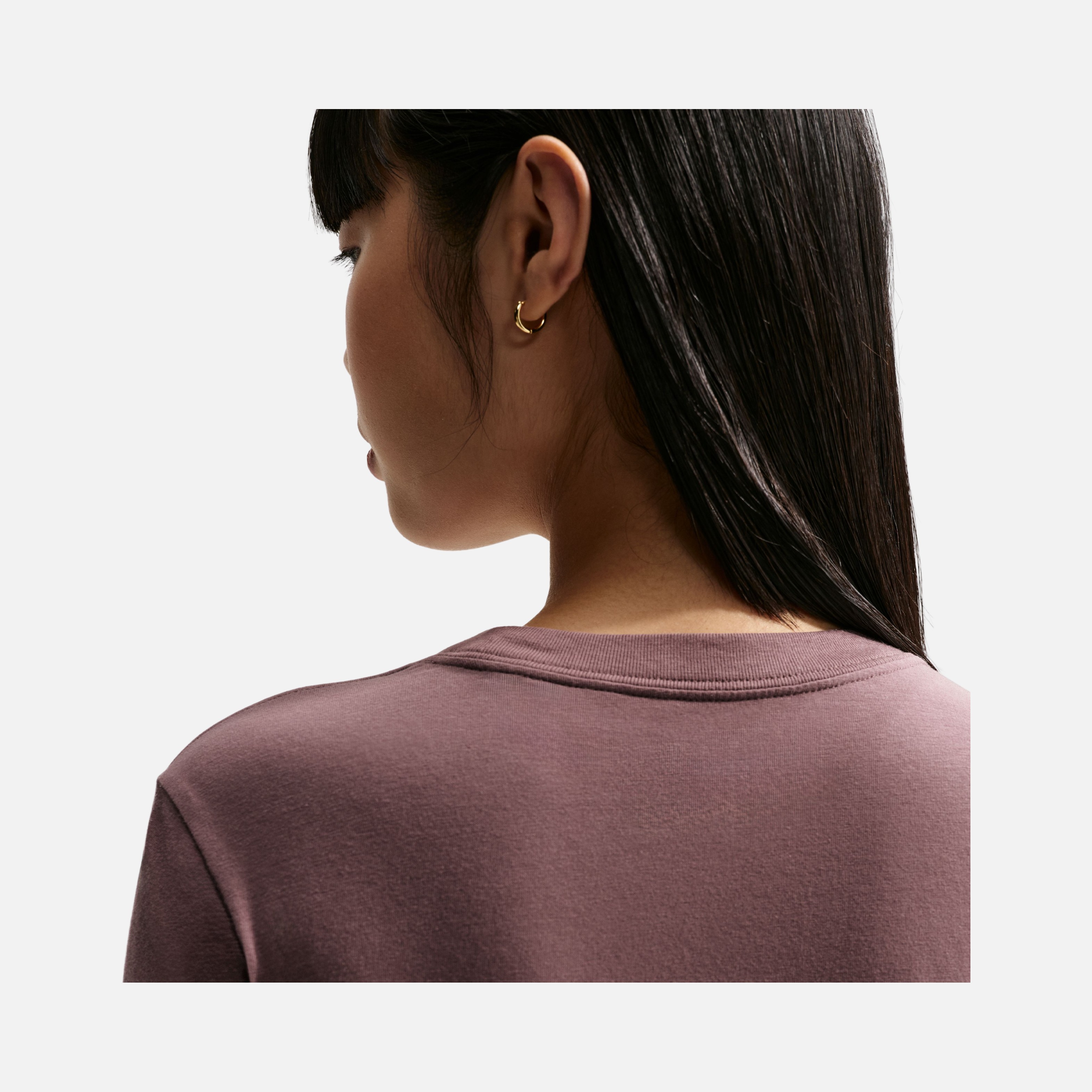 Nike Sportswear Chill Knit Slim Cropped Long-Sleeve Kadın Tişört