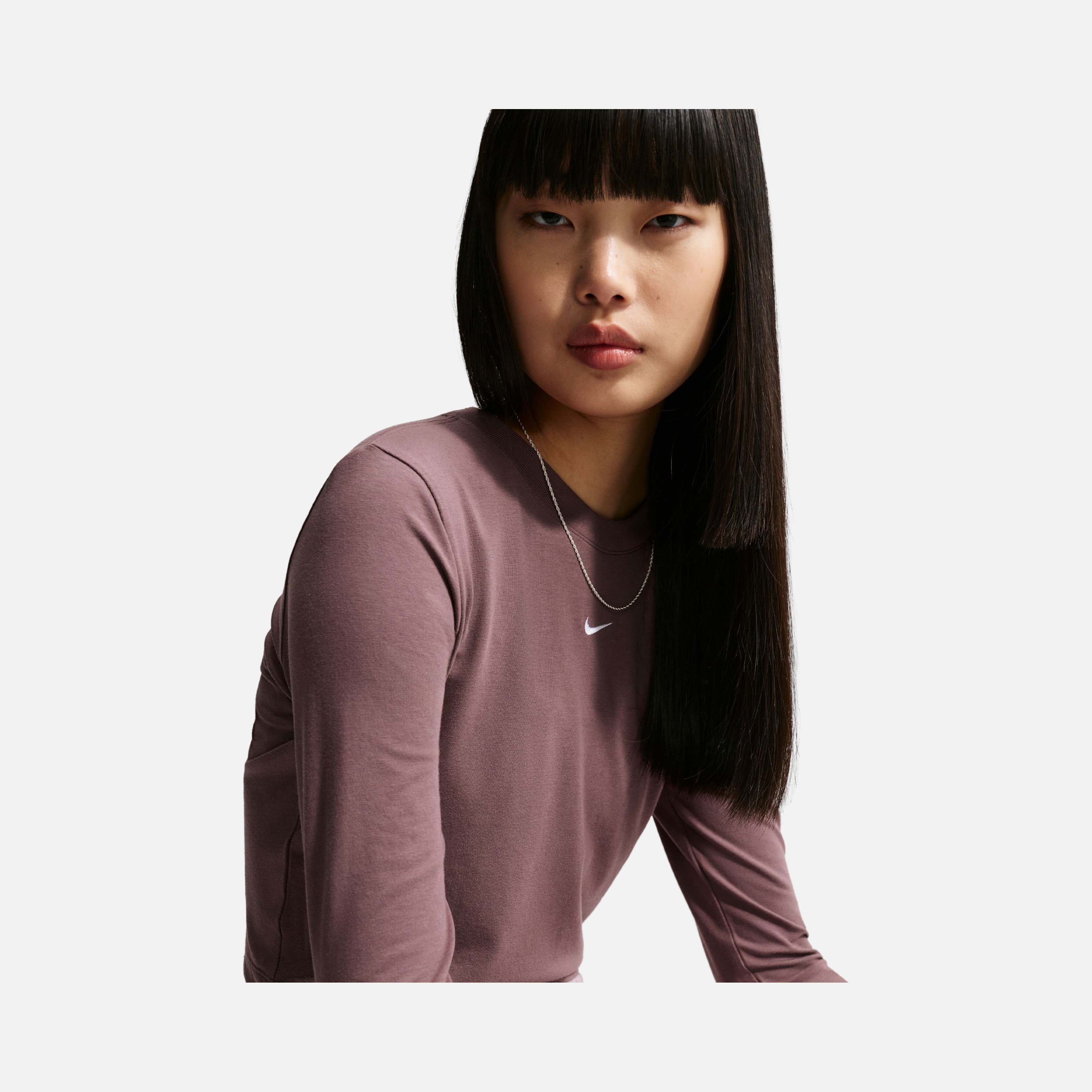 Nike Sportswear Chill Knit Slim Cropped Long-Sleeve Kadın Tişört