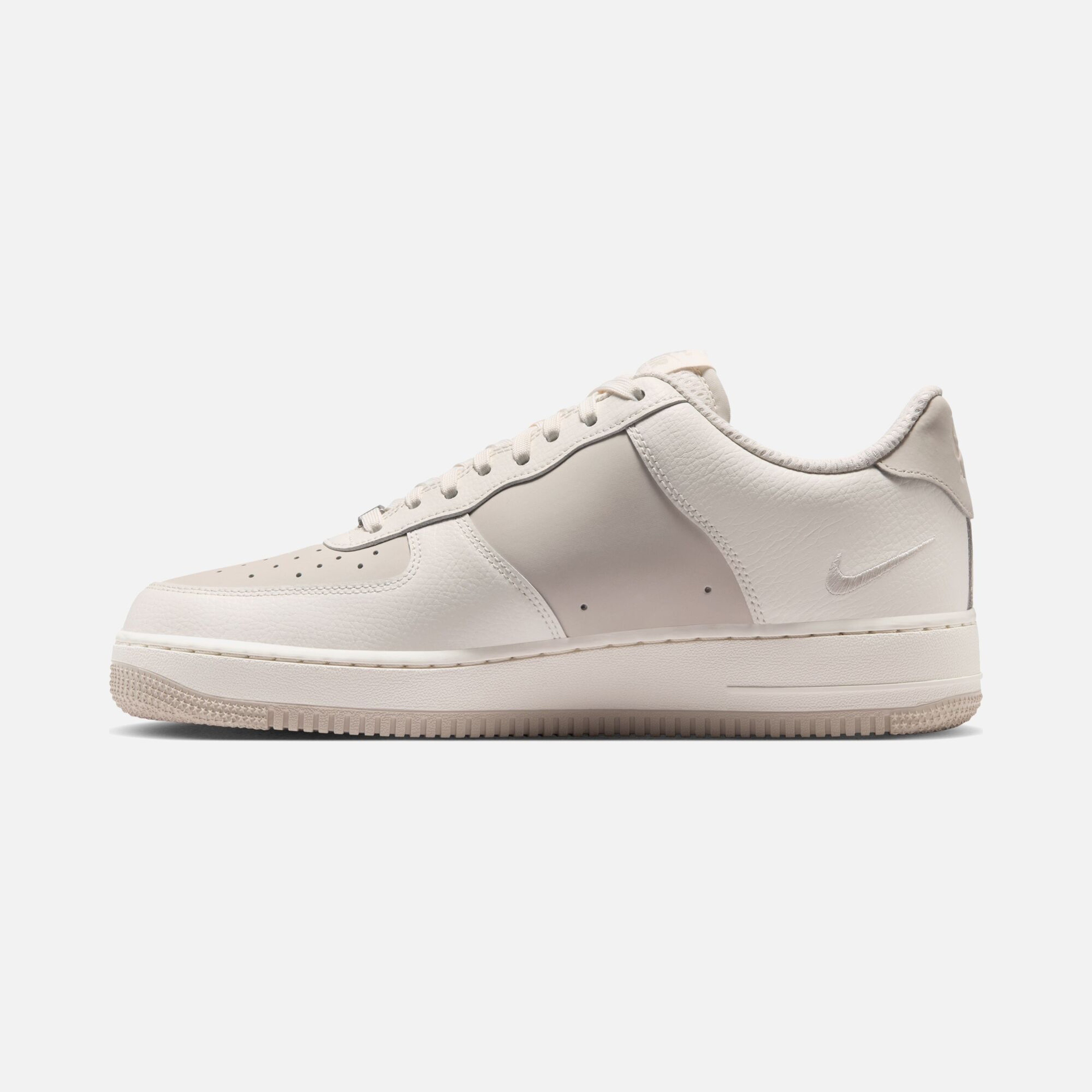 Nike Air Force 1 07 Lv8 SU26 Erkek Spor Ayakkabı