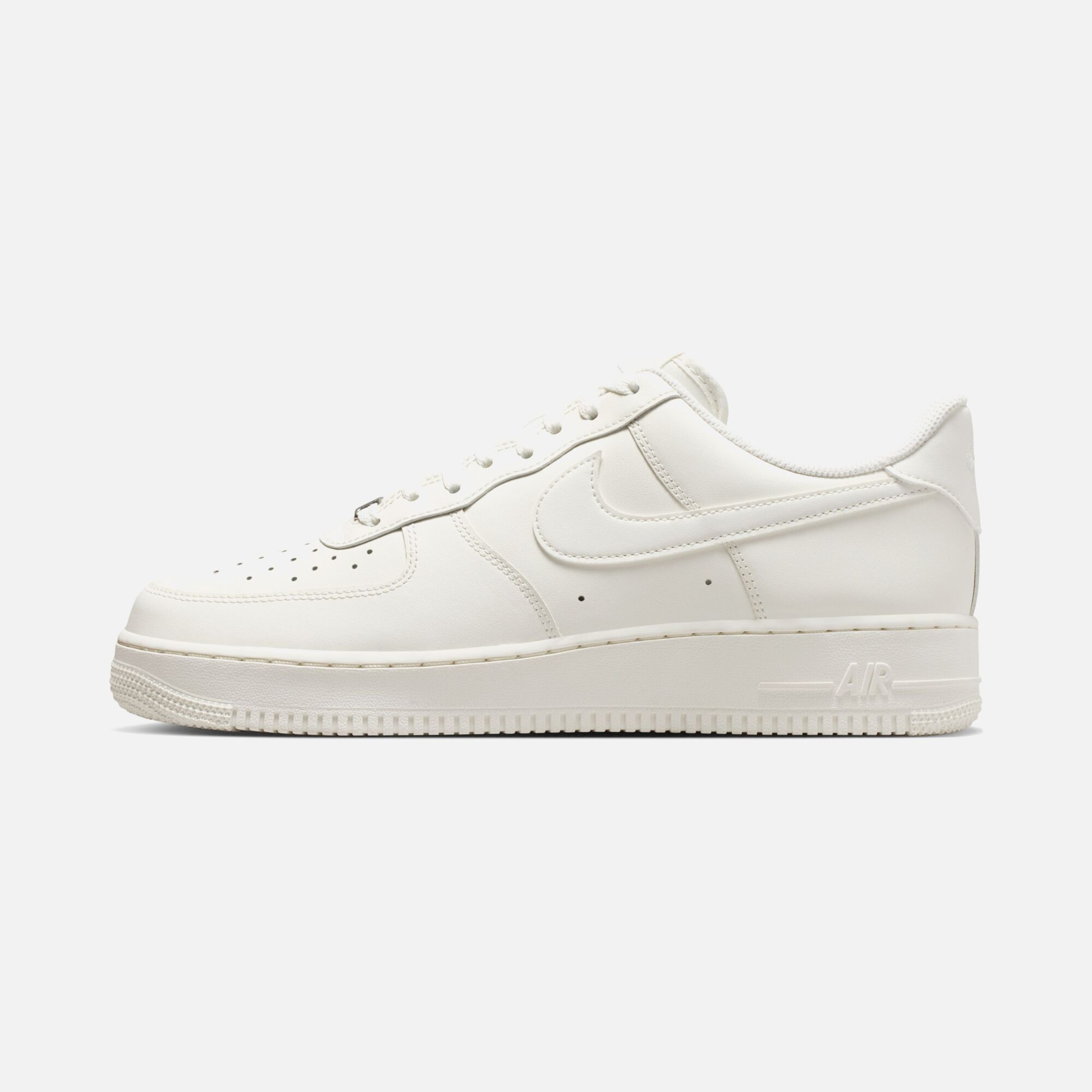 Nike Air Force 1 07 Erkek Spor Ayakkabı