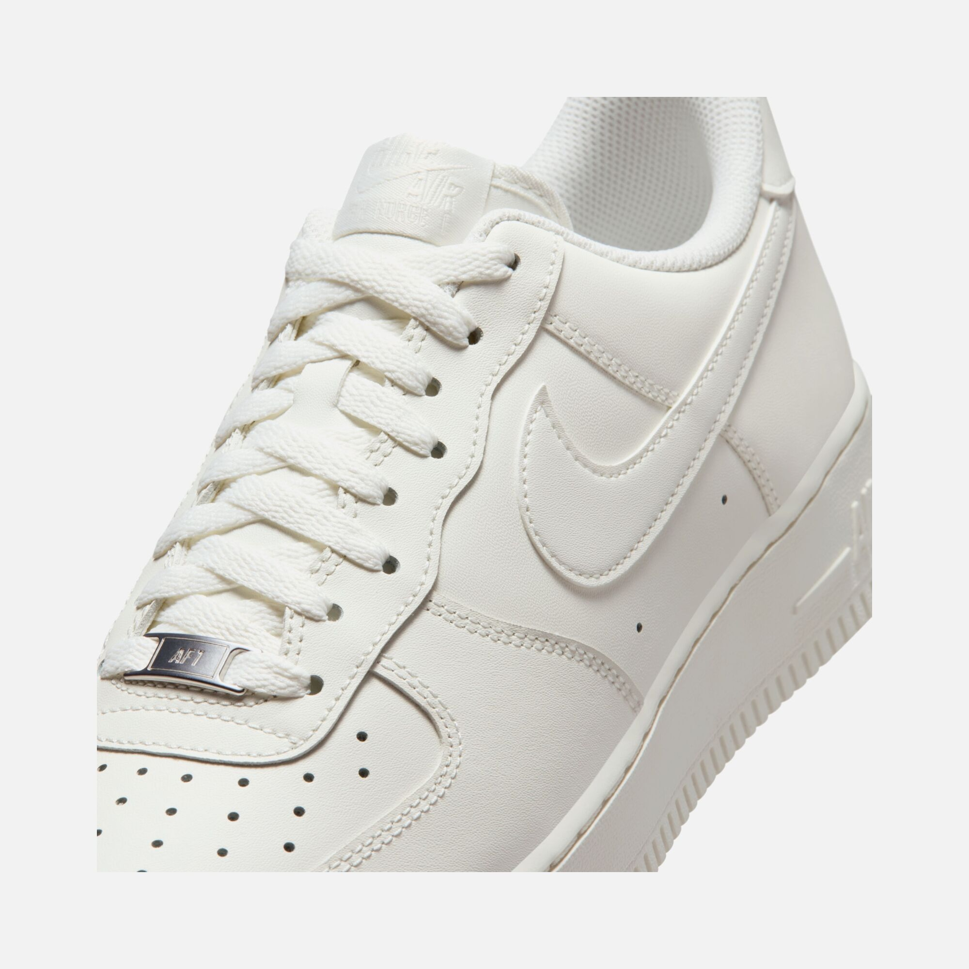 Nike Air Force 1 07 Erkek Spor Ayakkabı