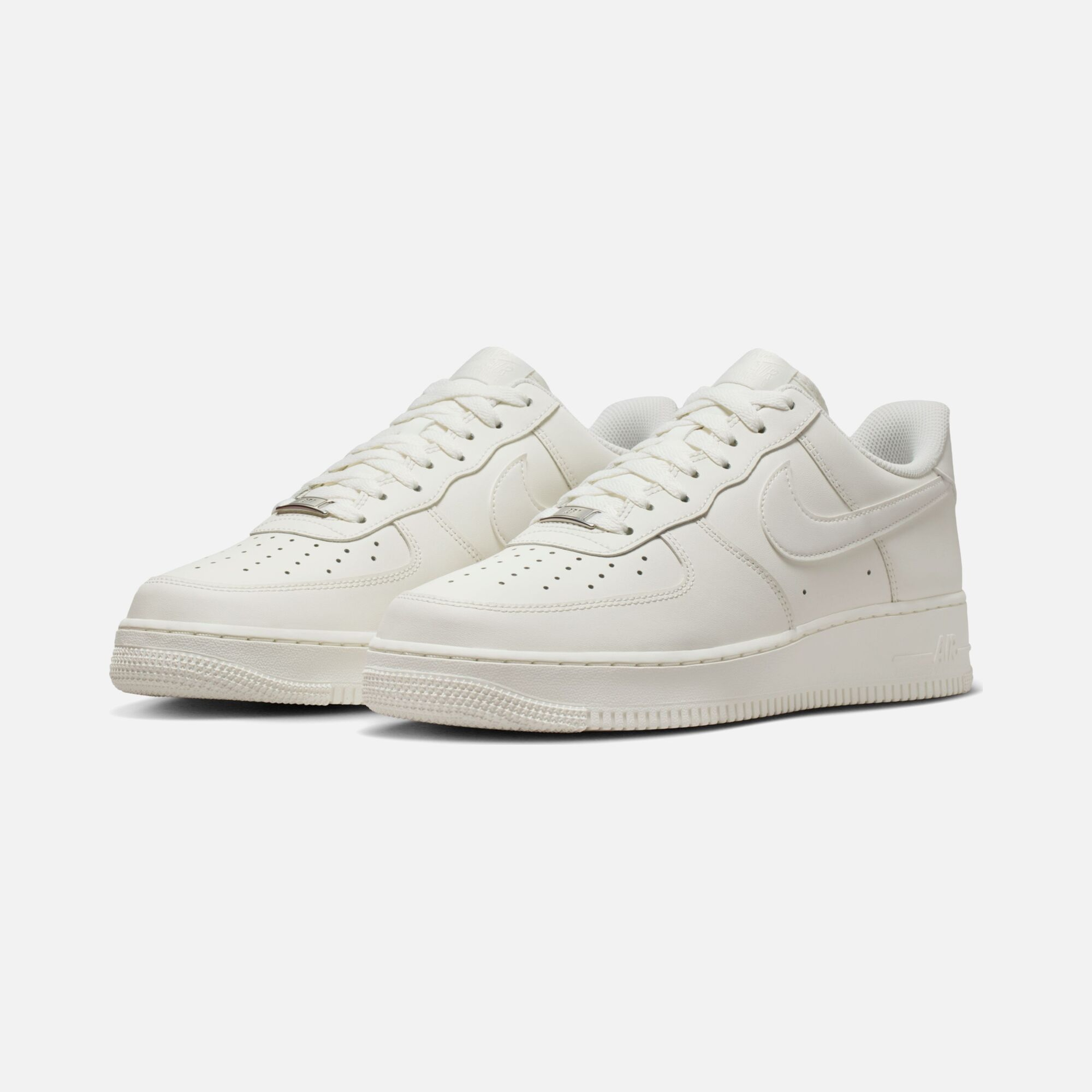 Nike Air Force 1 07 Erkek Spor Ayakkabı